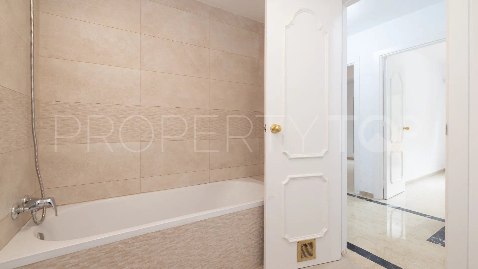 Apartamento en venta con 4 dormitorios en Marbella Ciudad