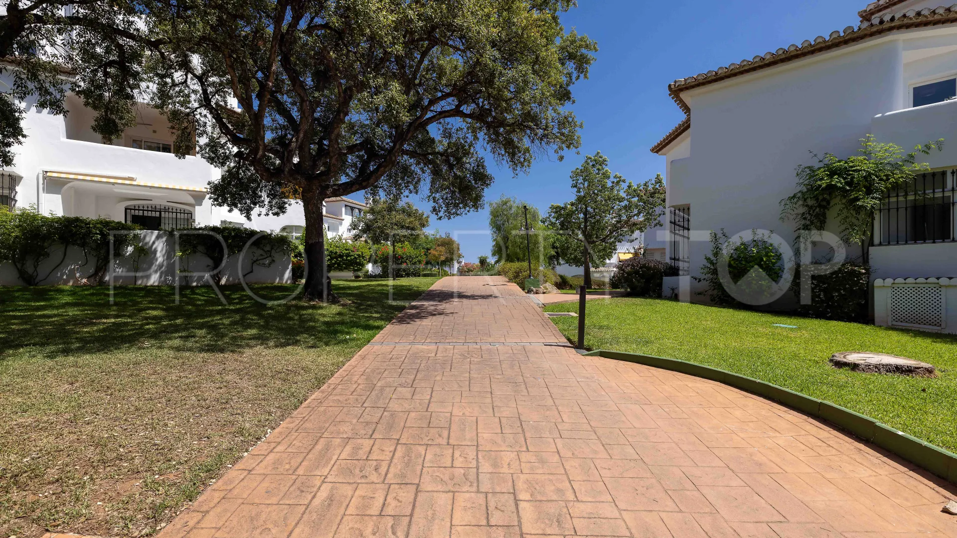 2 bedrooms apartment for sale in Elviria