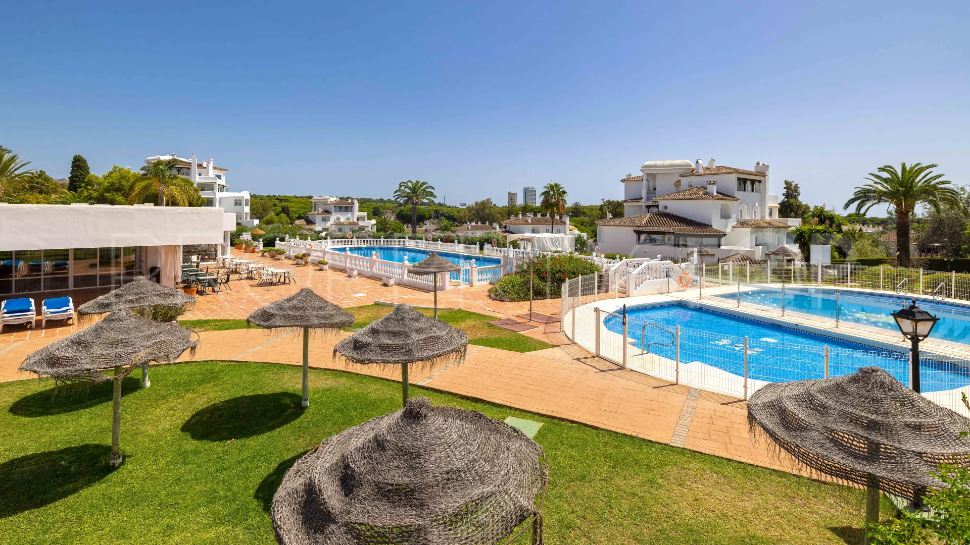 2 bedrooms apartment for sale in Elviria