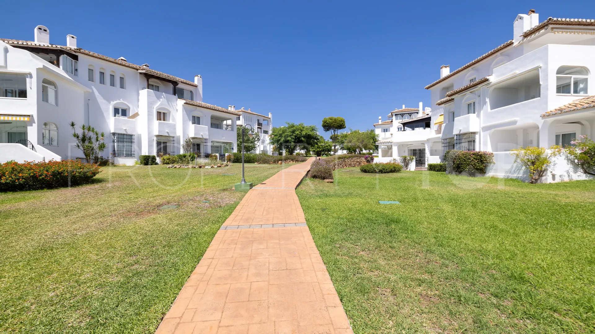 2 bedrooms apartment for sale in Elviria