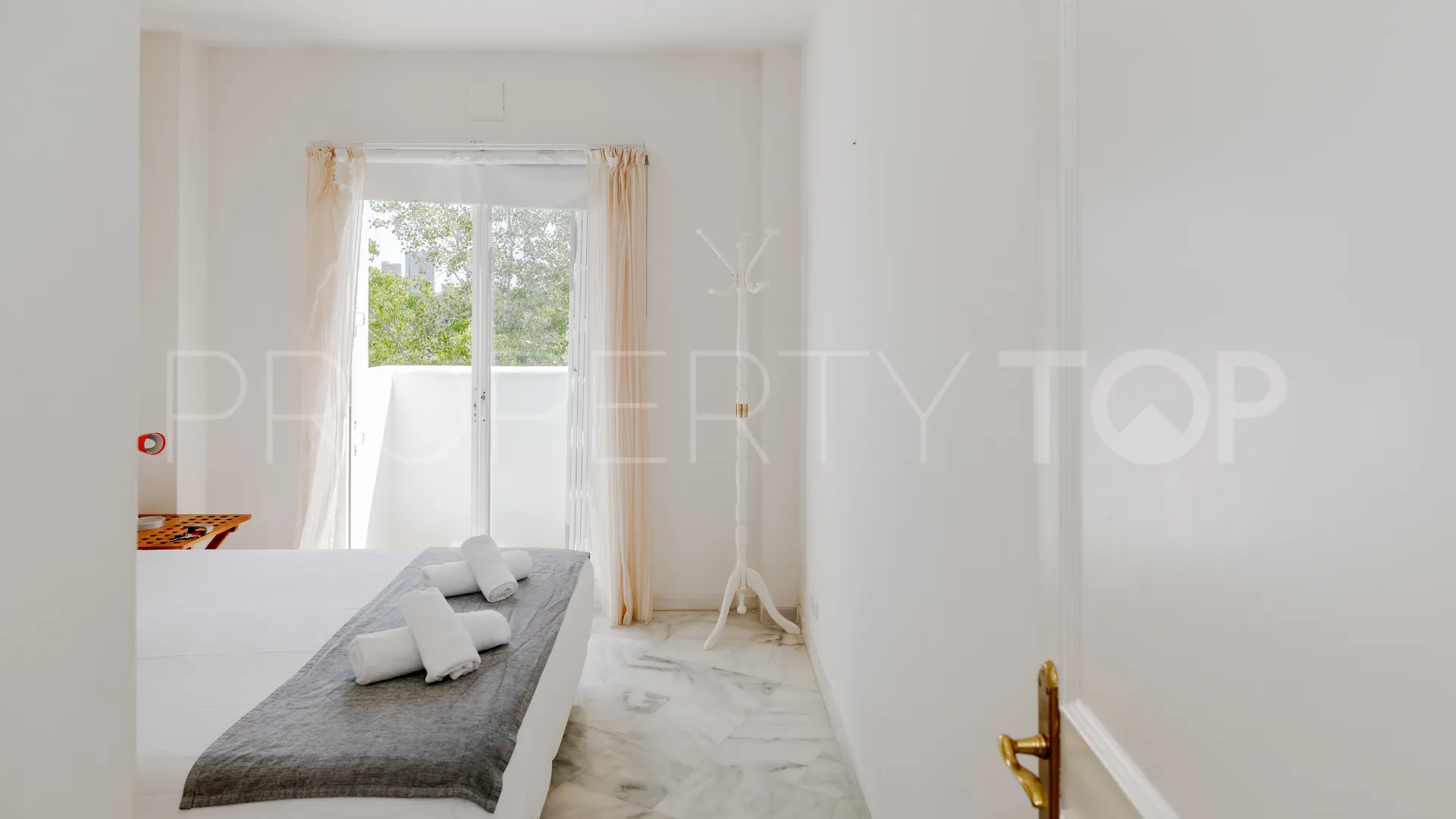 2 bedrooms apartment for sale in Elviria