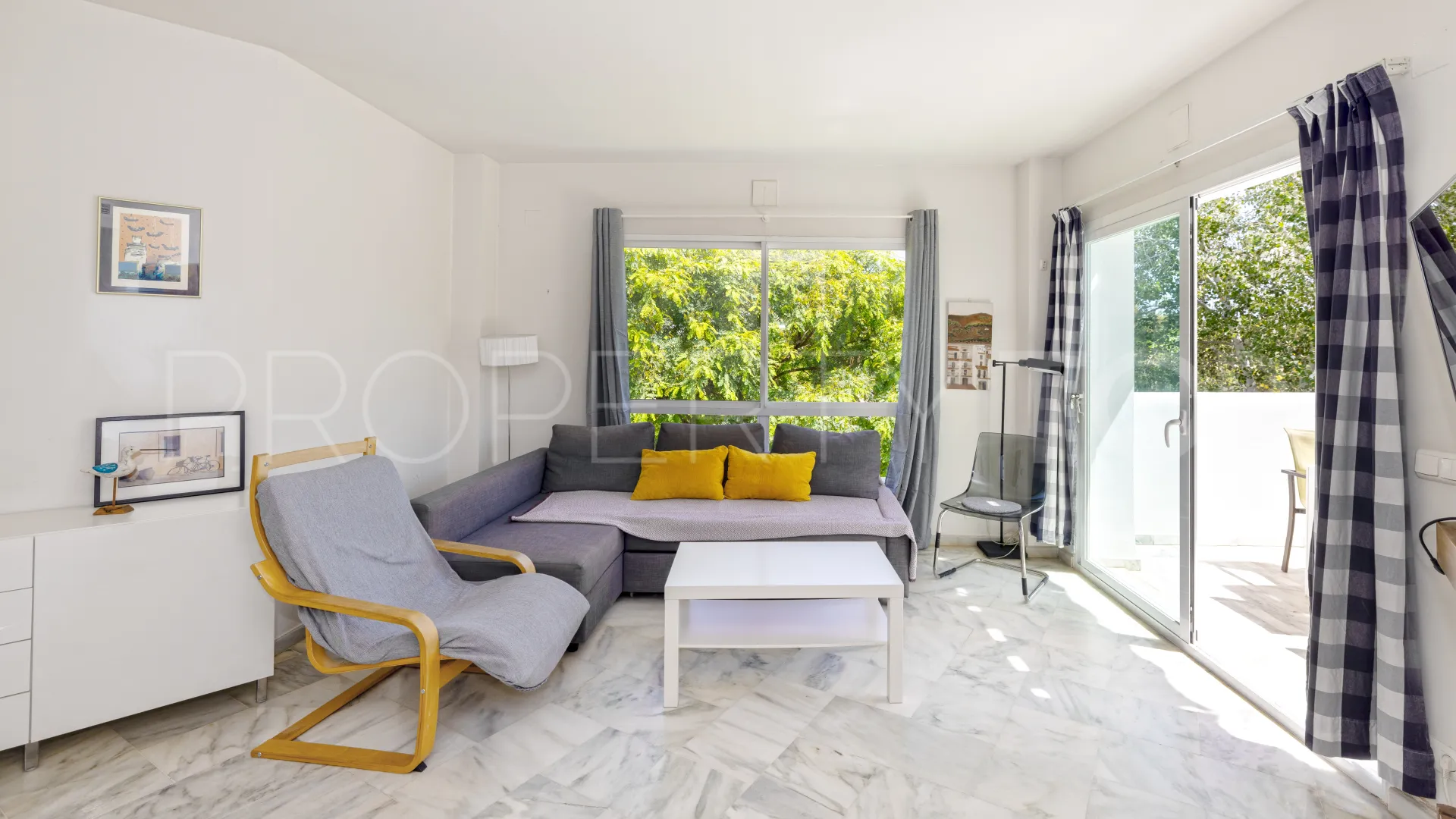 2 bedrooms apartment for sale in Elviria