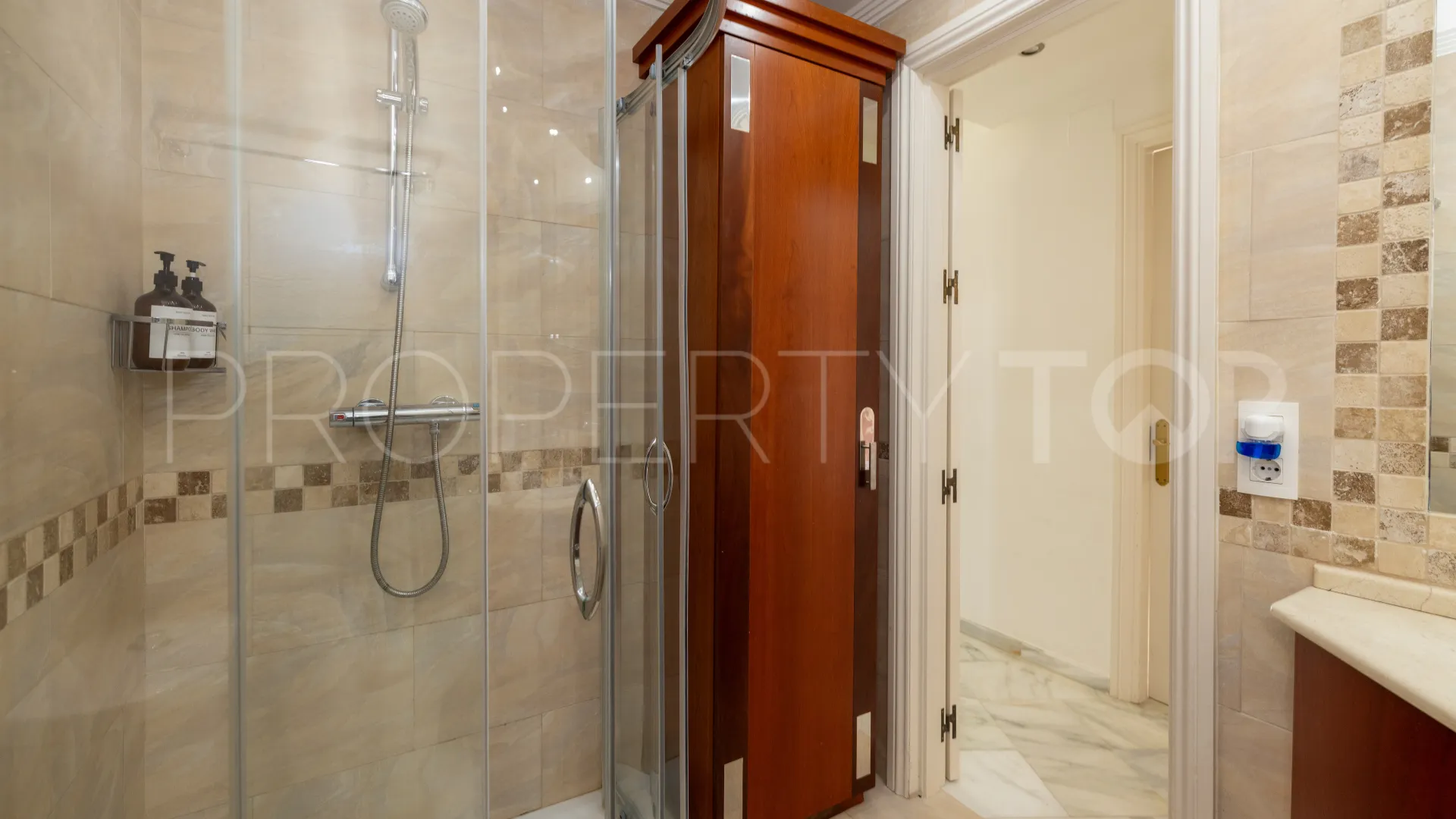 2 bedrooms apartment for sale in Elviria
