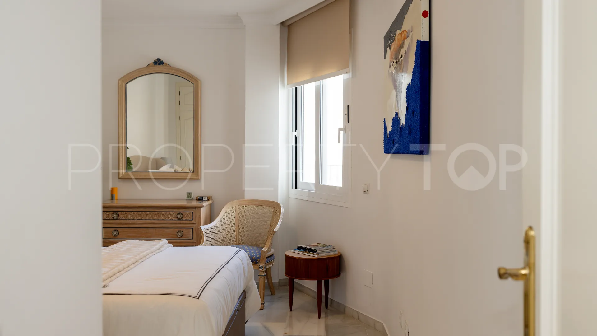 Apartamento de 4 dormitorios a la venta en Marbella Ciudad