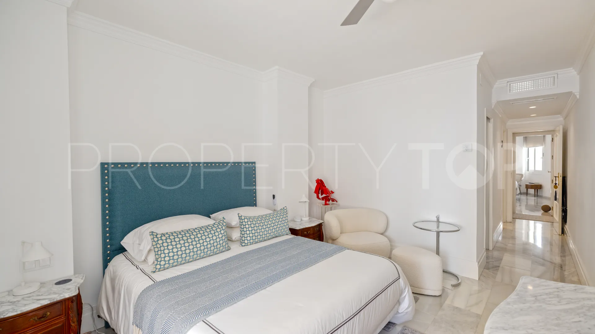 Apartamento de 4 dormitorios a la venta en Marbella Ciudad