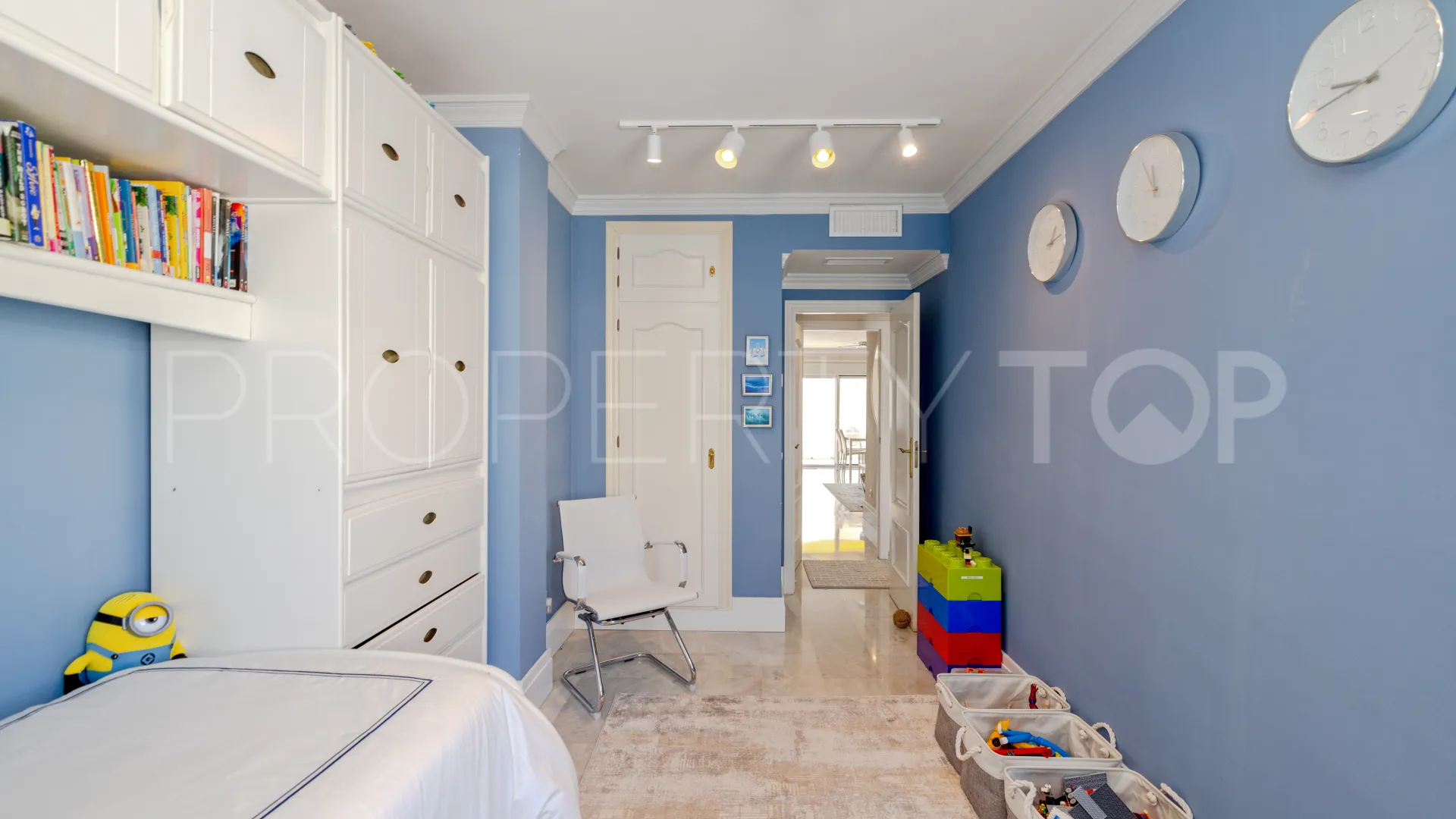 Apartamento de 4 dormitorios a la venta en Marbella Ciudad