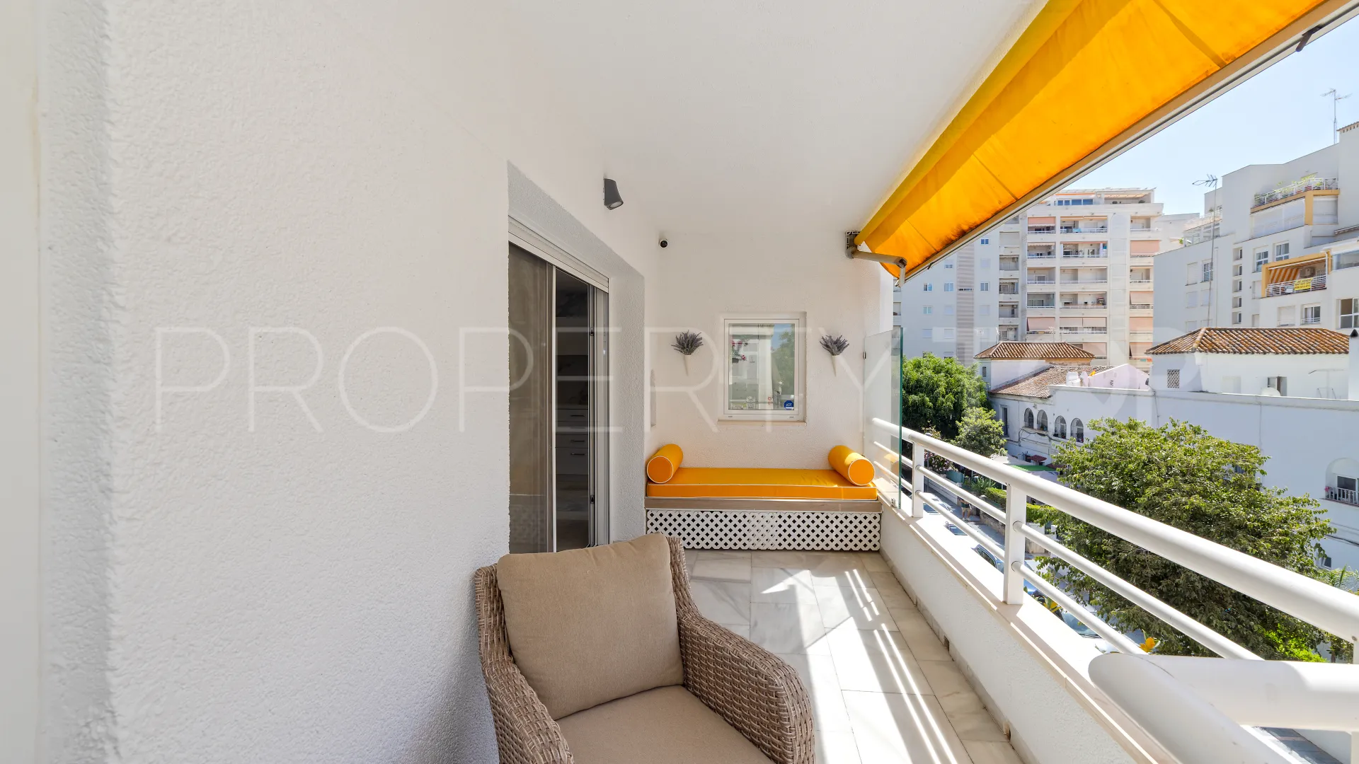 Apartamento de 4 dormitorios a la venta en Marbella Ciudad