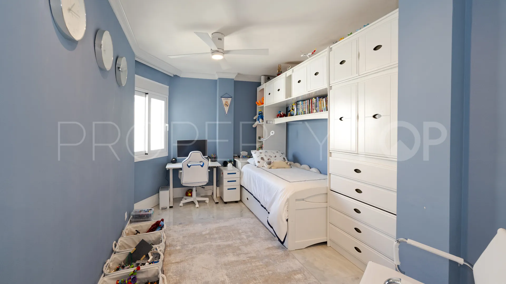 Apartamento de 4 dormitorios a la venta en Marbella Ciudad