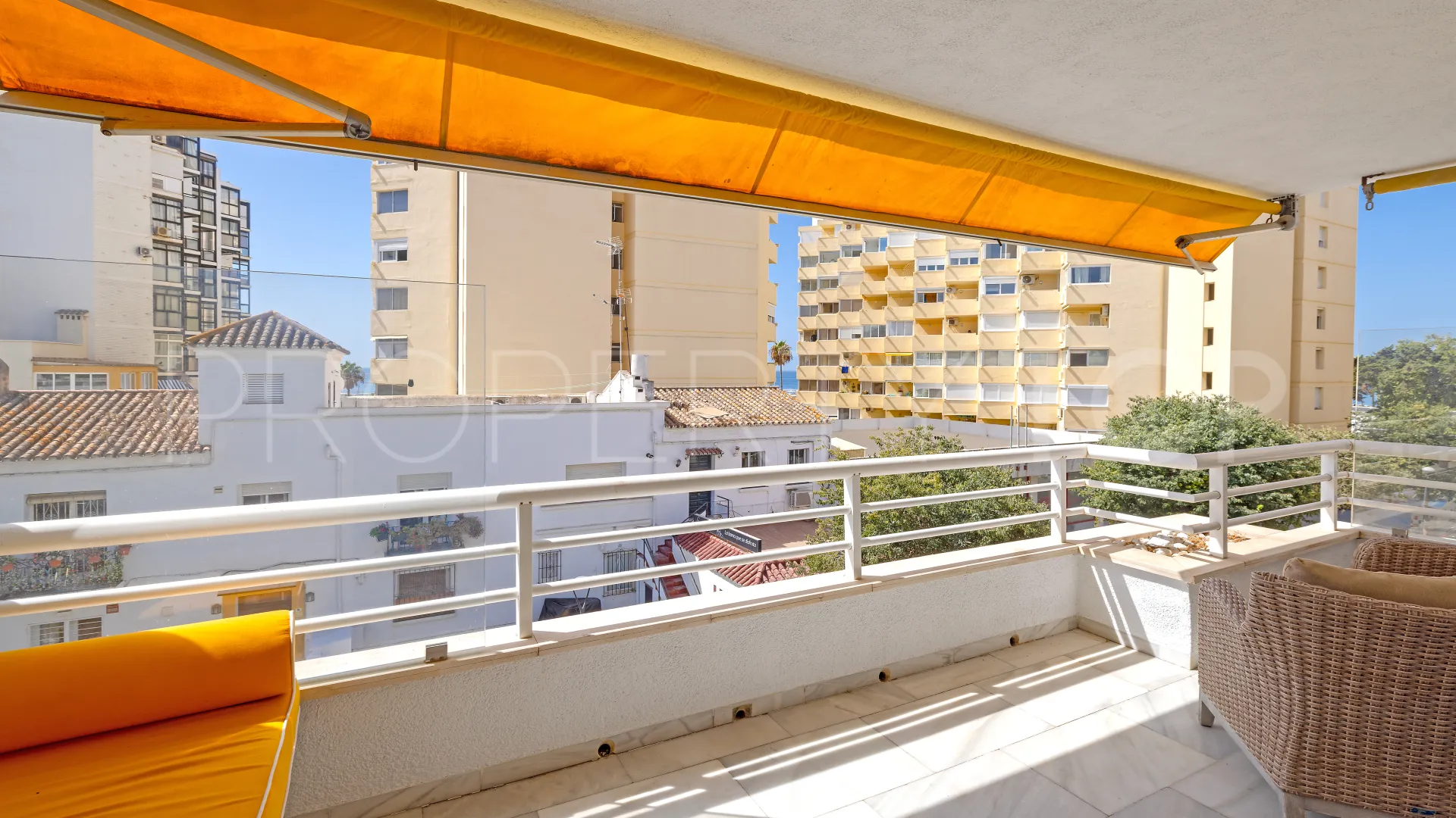 Apartamento de 4 dormitorios a la venta en Marbella Ciudad