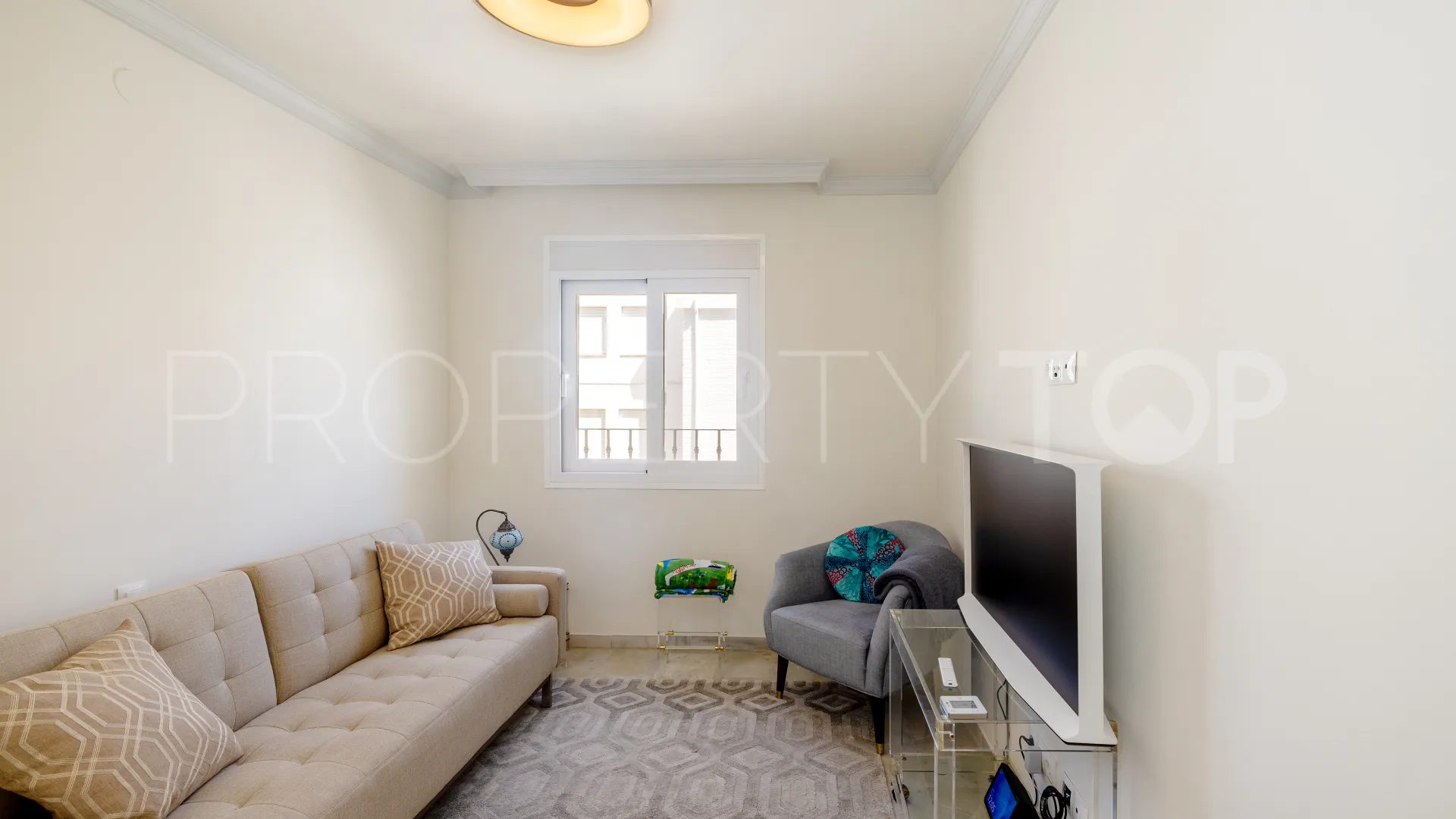 Apartamento de 4 dormitorios a la venta en Marbella Ciudad