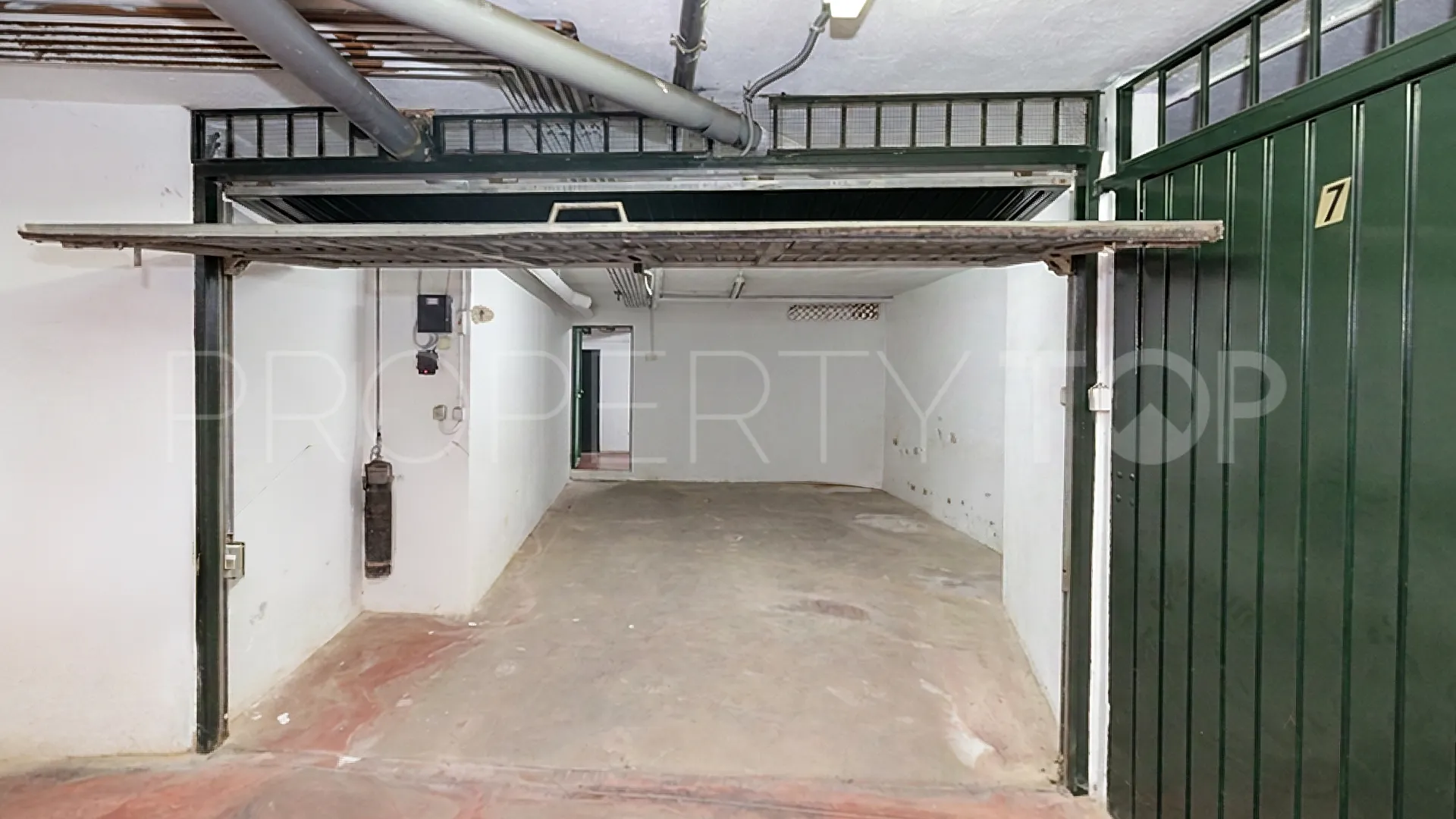 Apartamento de 4 dormitorios a la venta en Marbella Ciudad
