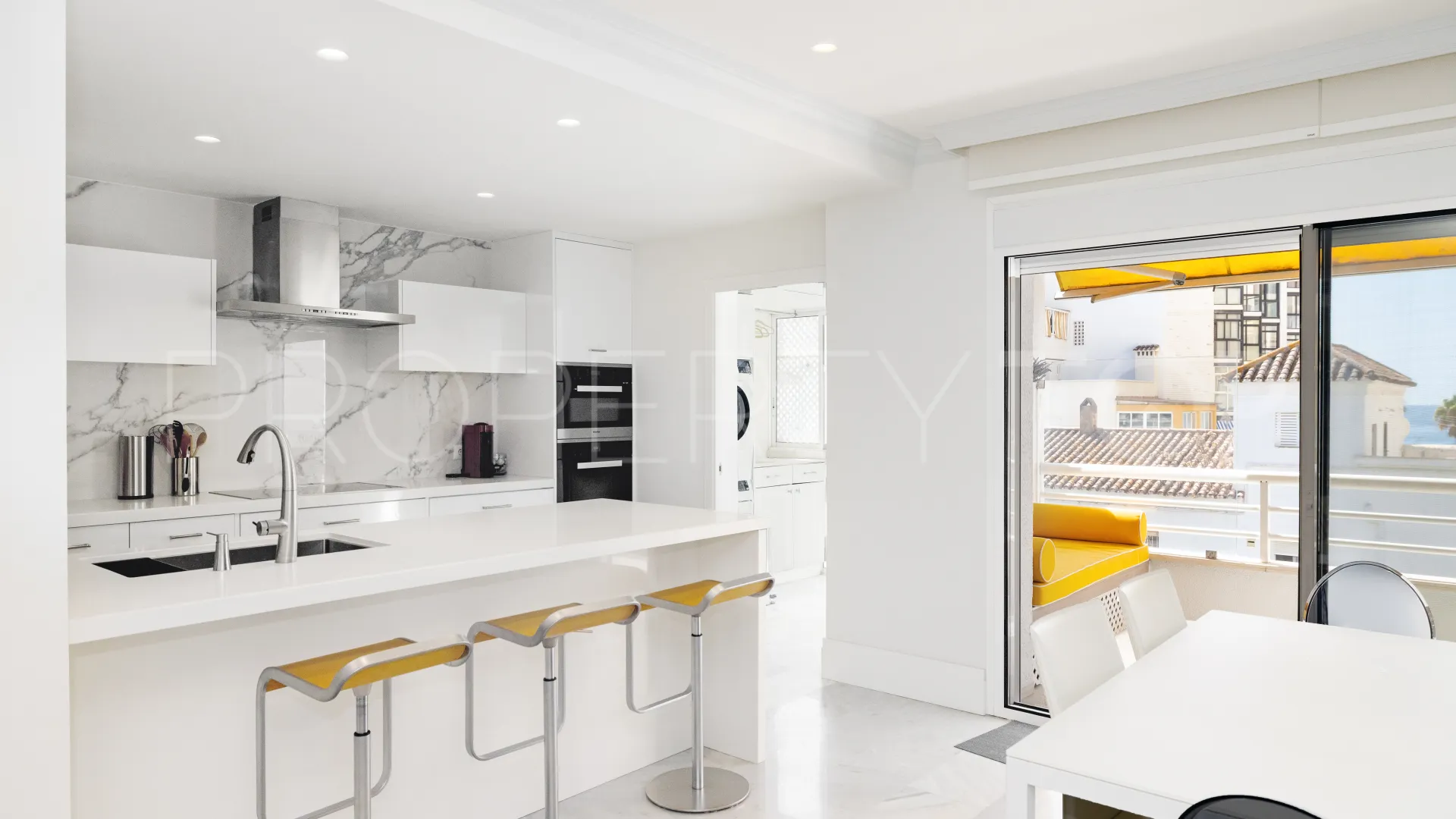 Apartamento de 4 dormitorios a la venta en Marbella Ciudad