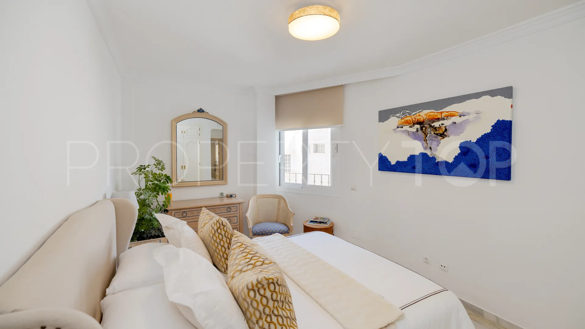 Apartamento de 4 dormitorios a la venta en Marbella Ciudad