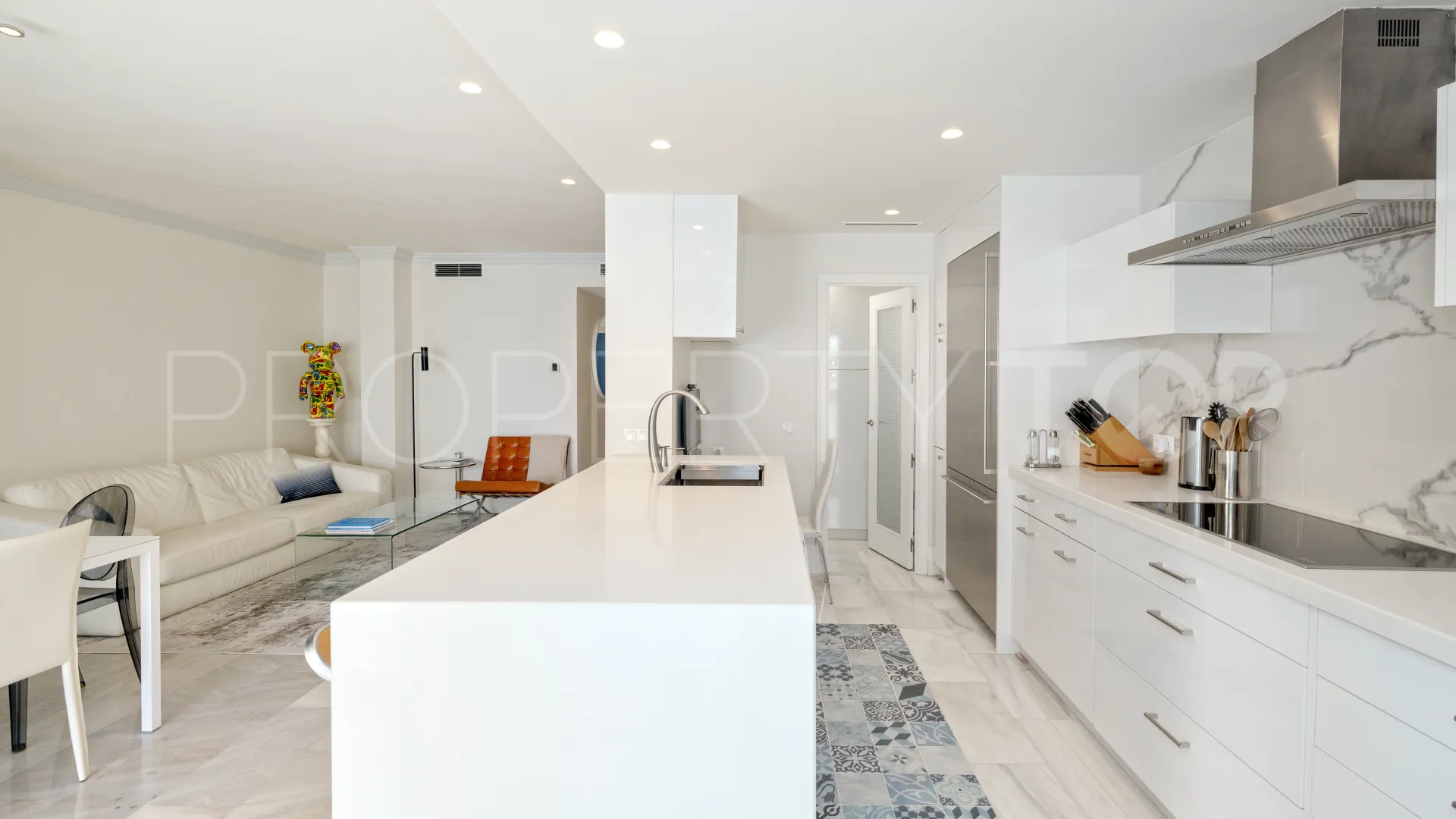 Apartamento de 4 dormitorios a la venta en Marbella Ciudad