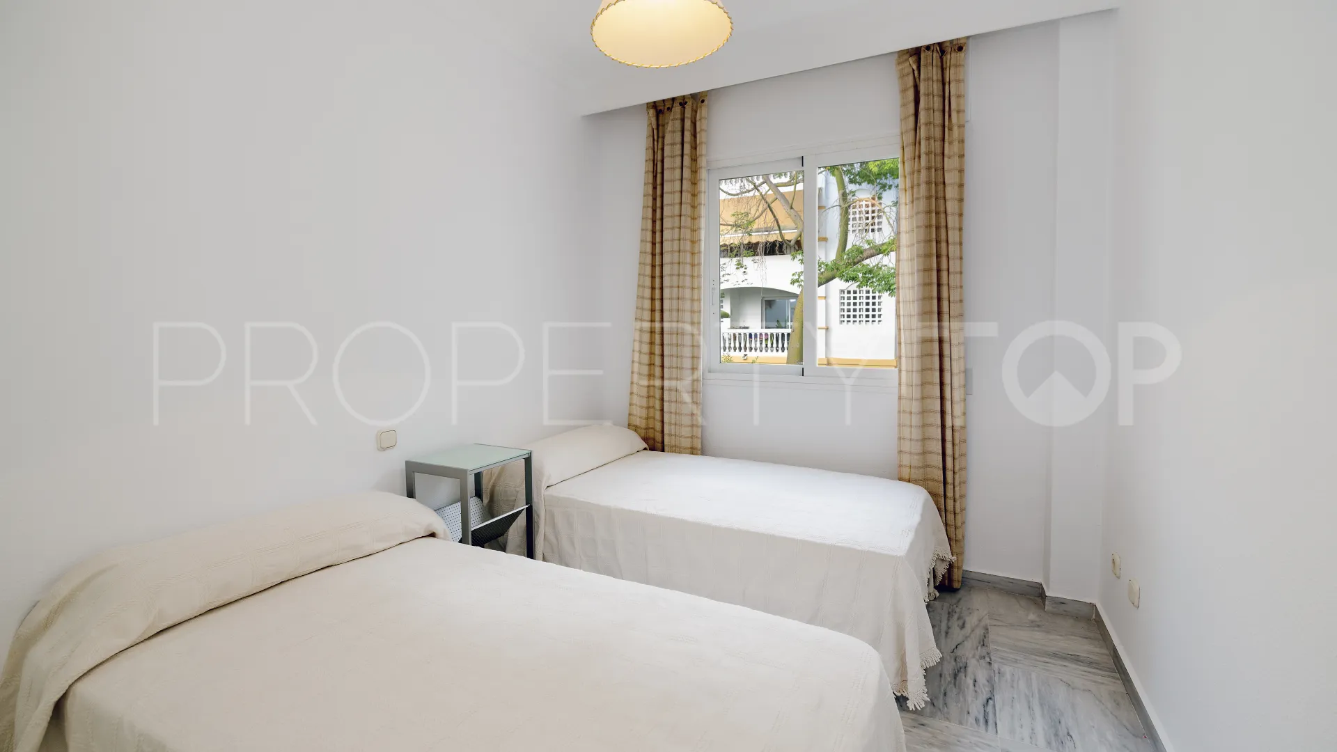 Se vende apartamento de 2 dormitorios en Hacienda Nagüeles II
