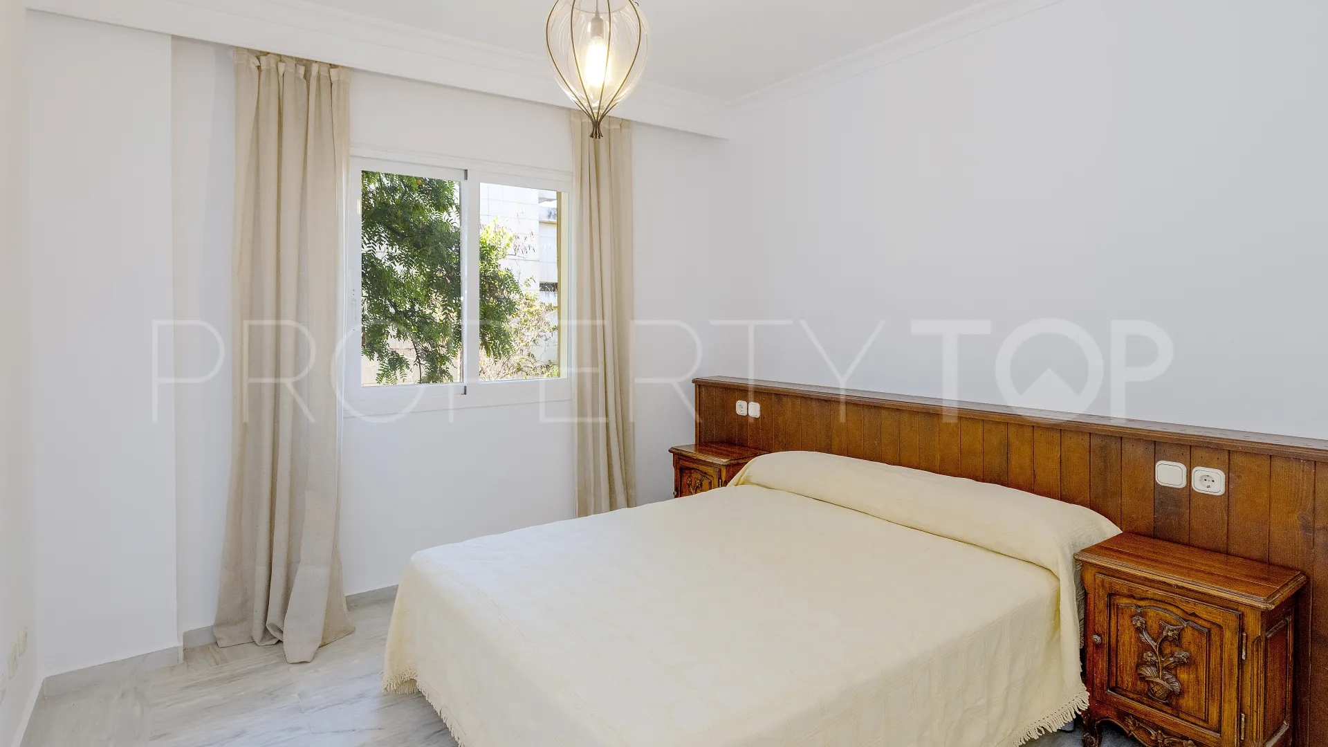 Se vende apartamento de 2 dormitorios en Hacienda Nagüeles II