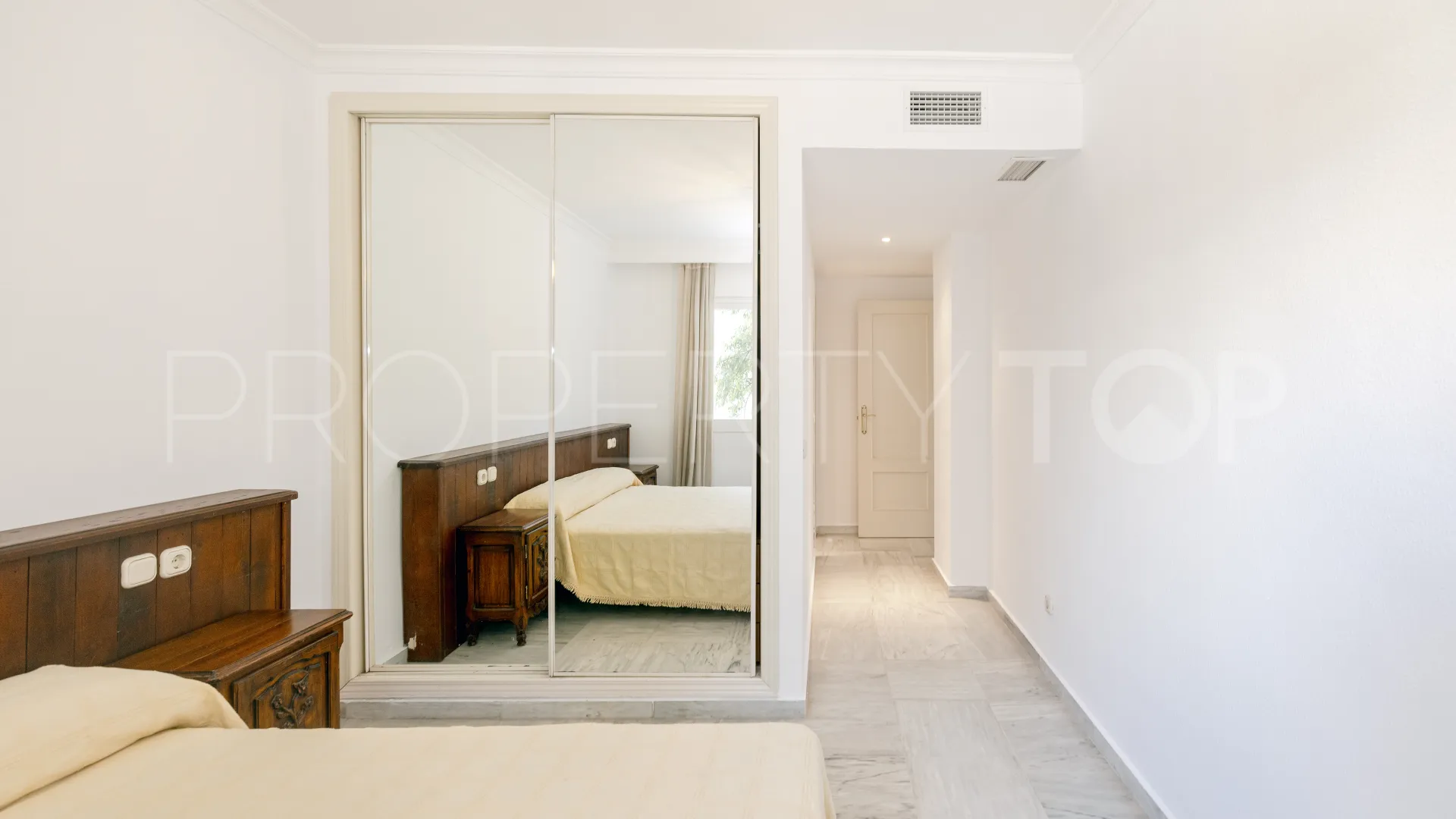 Se vende apartamento de 2 dormitorios en Hacienda Nagüeles II