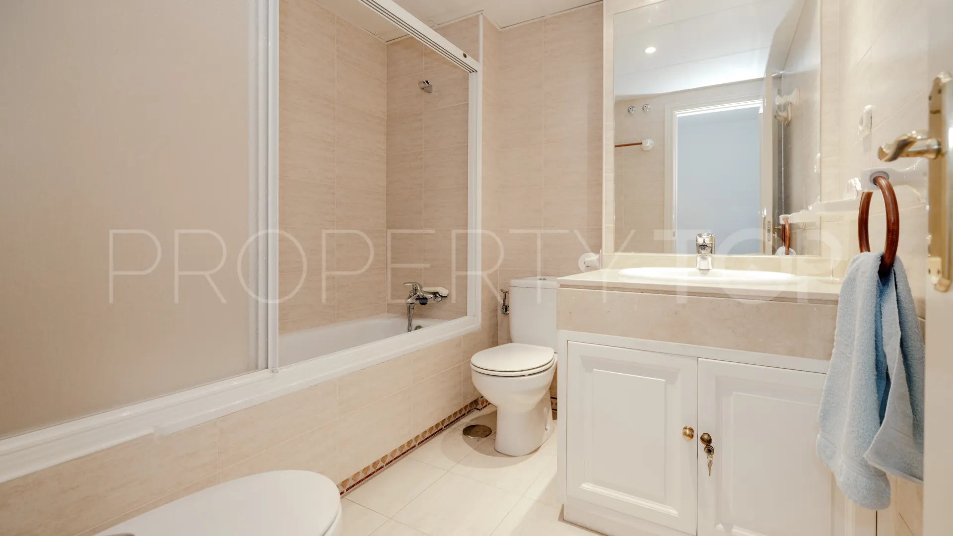 Se vende apartamento de 2 dormitorios en Hacienda Nagüeles II