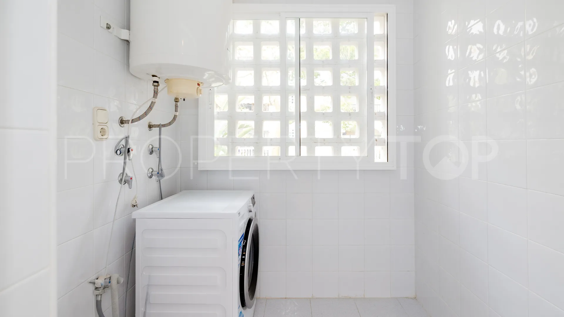Se vende apartamento de 2 dormitorios en Hacienda Nagüeles II