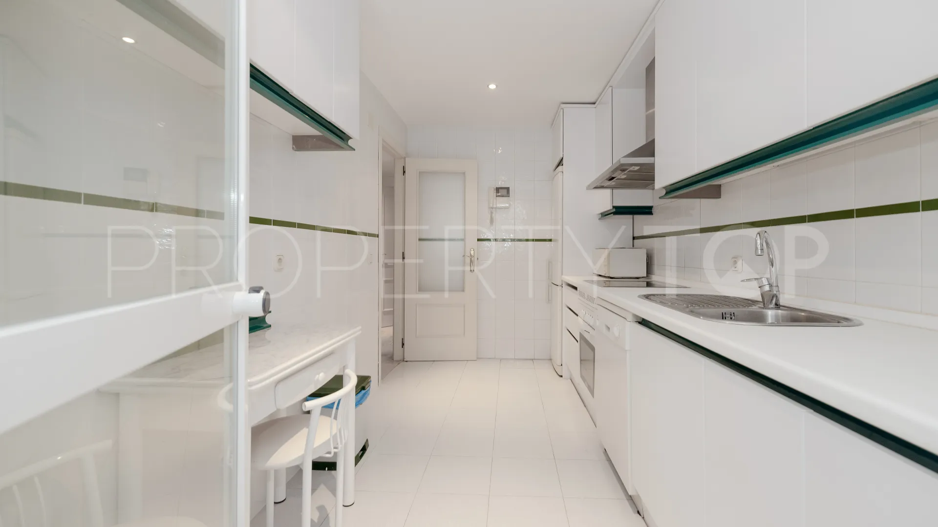 Se vende apartamento de 2 dormitorios en Hacienda Nagüeles II