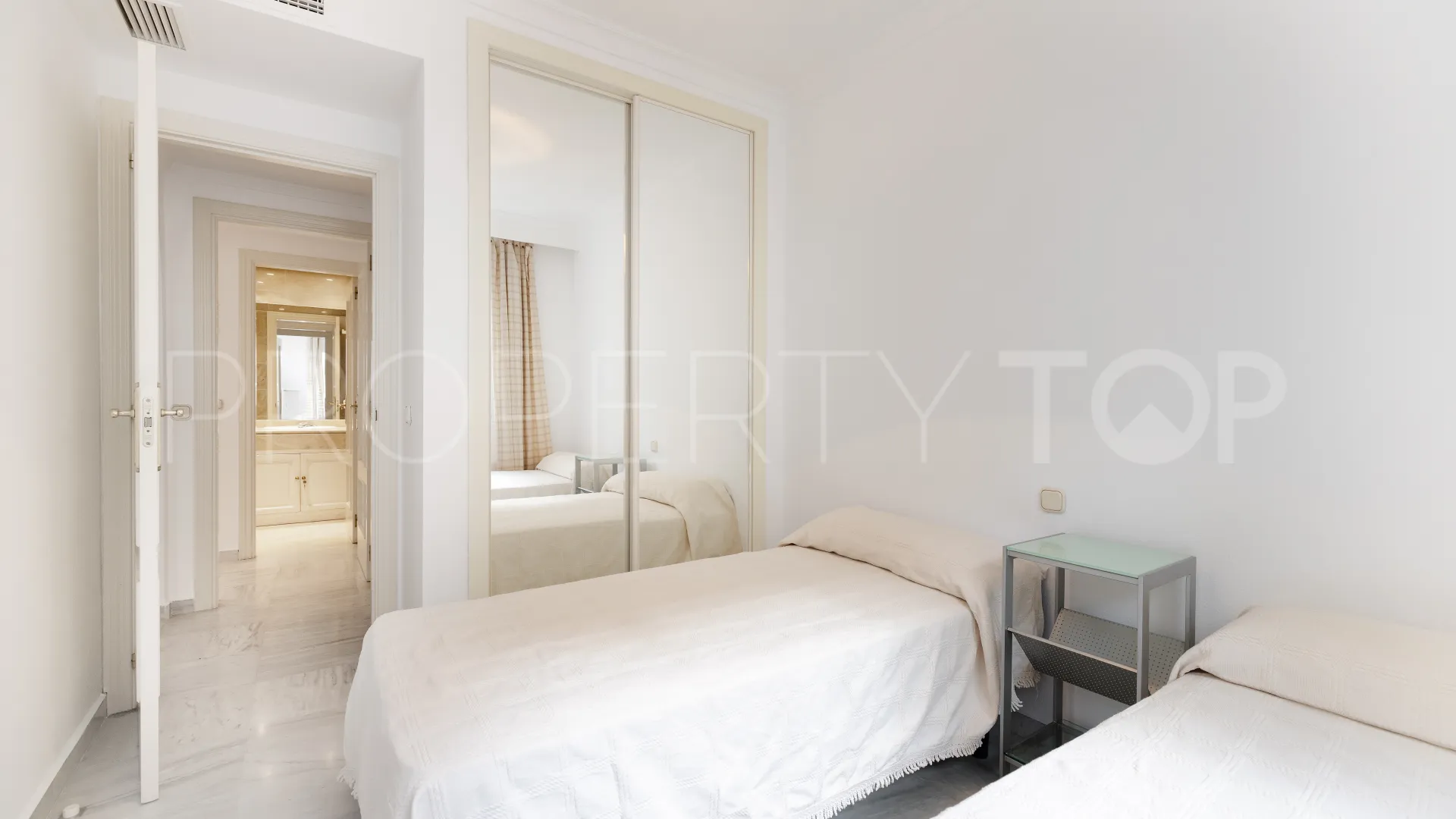 Se vende apartamento de 2 dormitorios en Hacienda Nagüeles II
