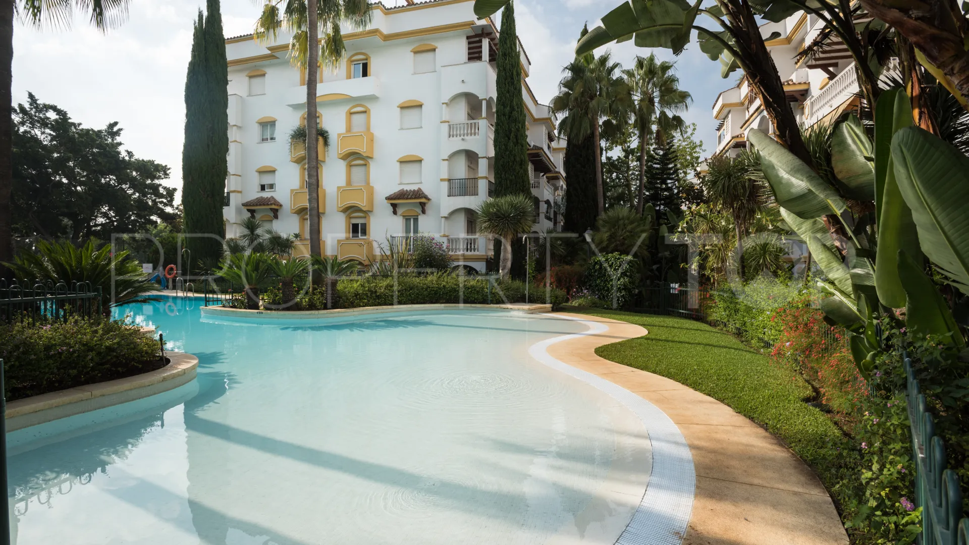 Se vende apartamento de 2 dormitorios en Hacienda Nagüeles II