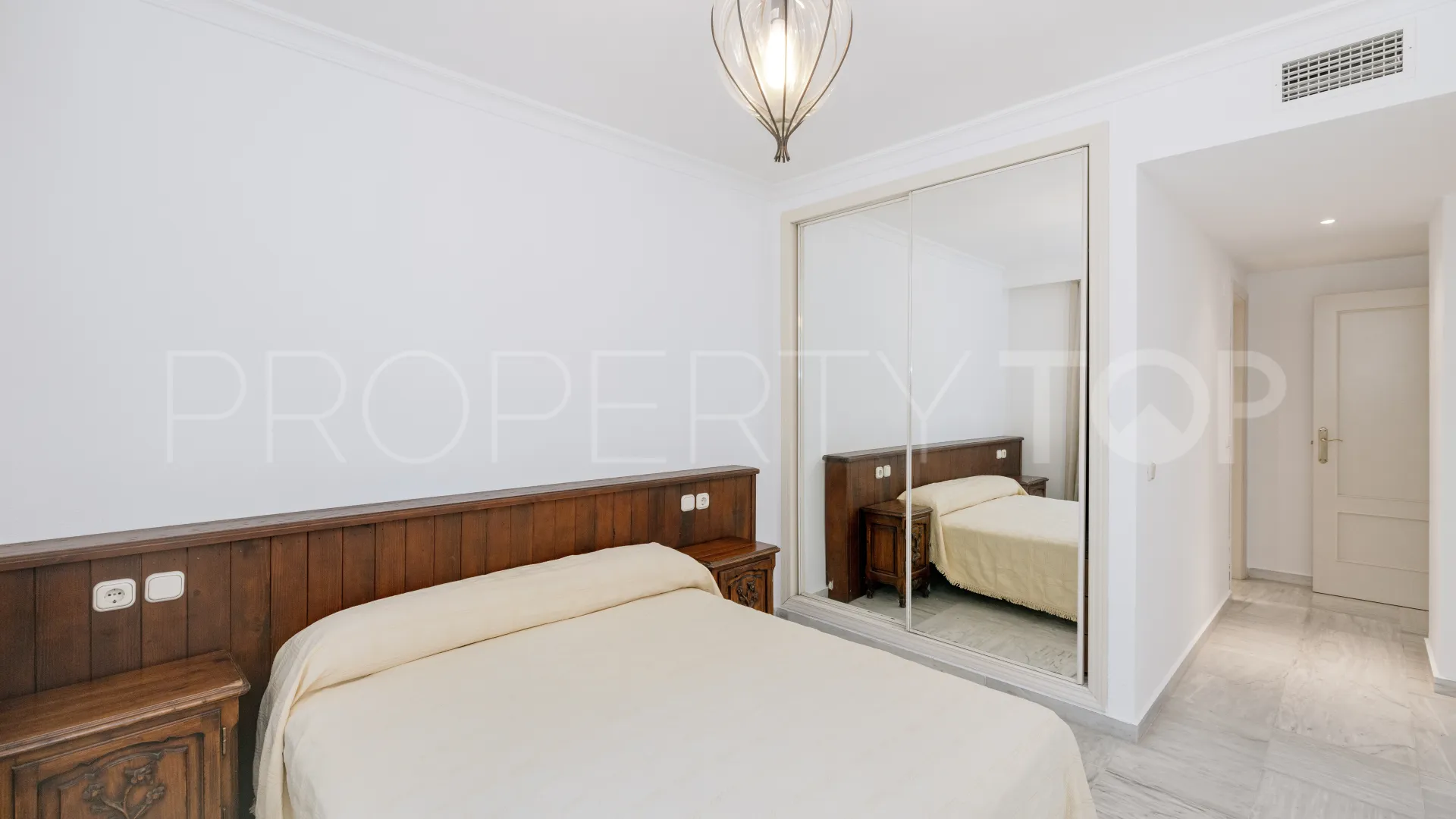 Se vende apartamento de 2 dormitorios en Hacienda Nagüeles II
