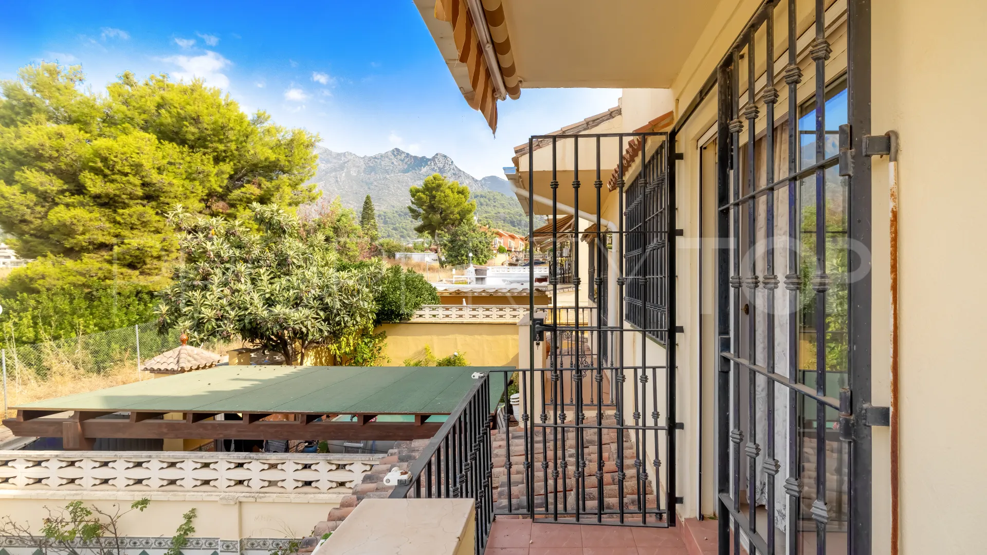 Buy town house in Xarblanca