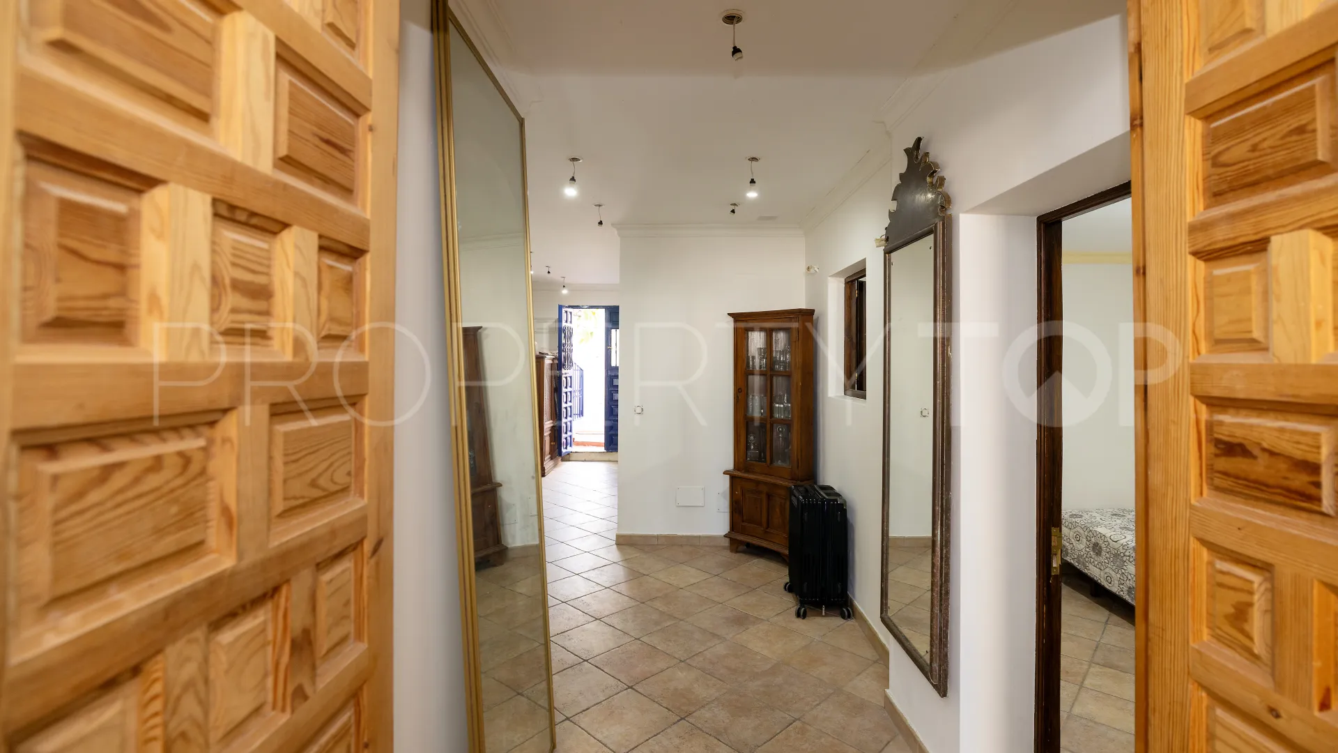 Pareado en venta en Marbella Ciudad con 6 dormitorios