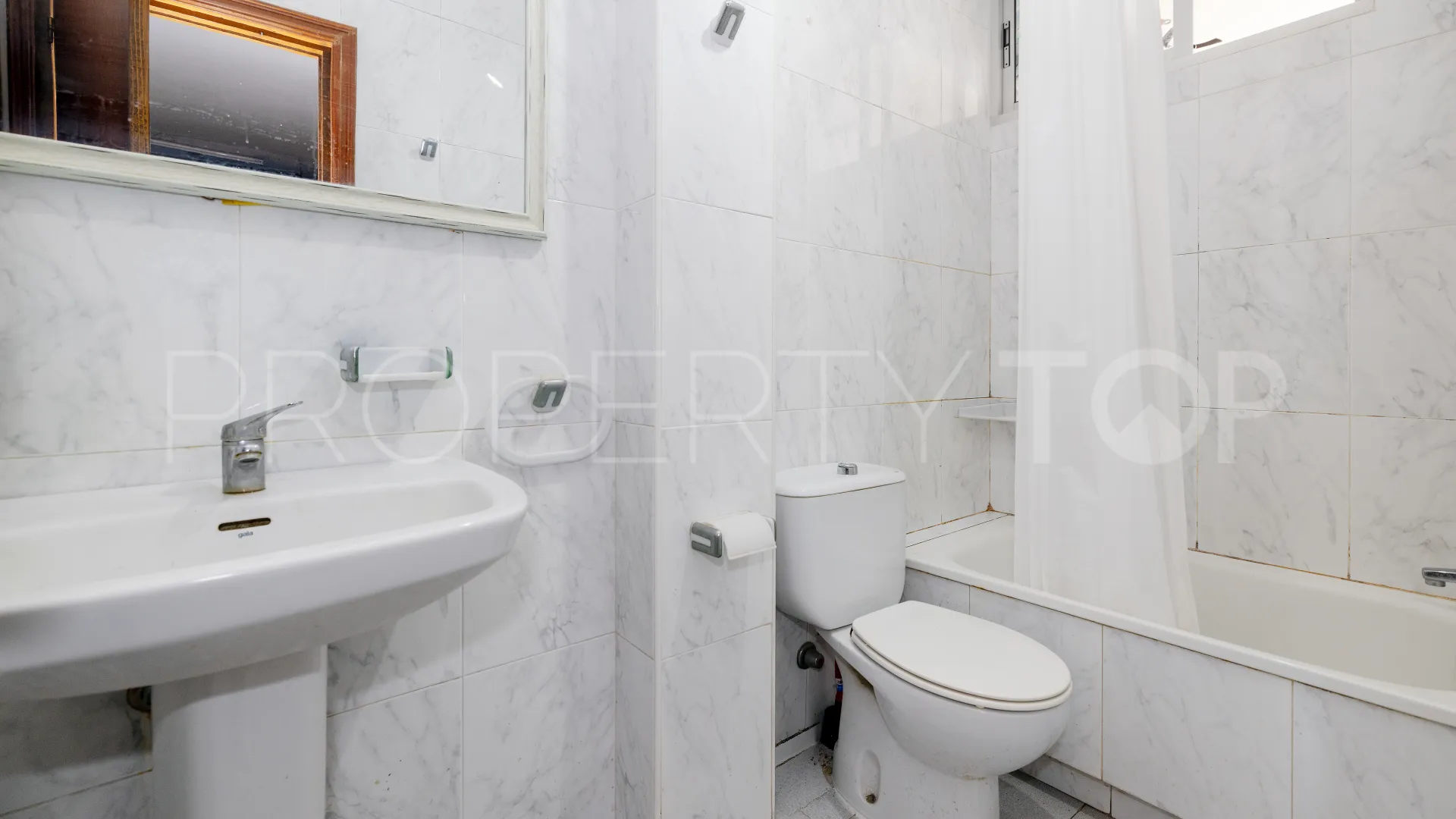 Pareado en venta en Marbella Ciudad con 6 dormitorios