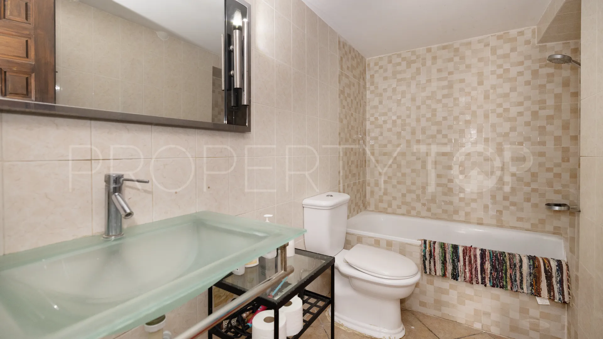 Pareado en venta en Marbella Ciudad con 6 dormitorios