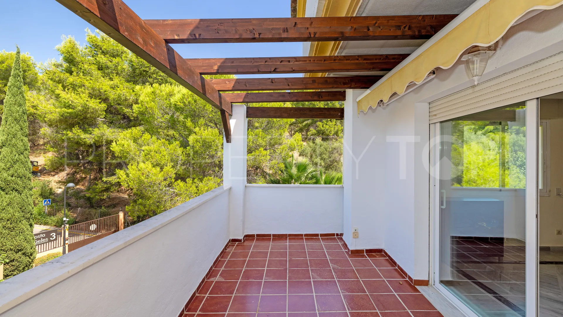 Buy duplex penthouse with 2 bedrooms in Nagüeles
