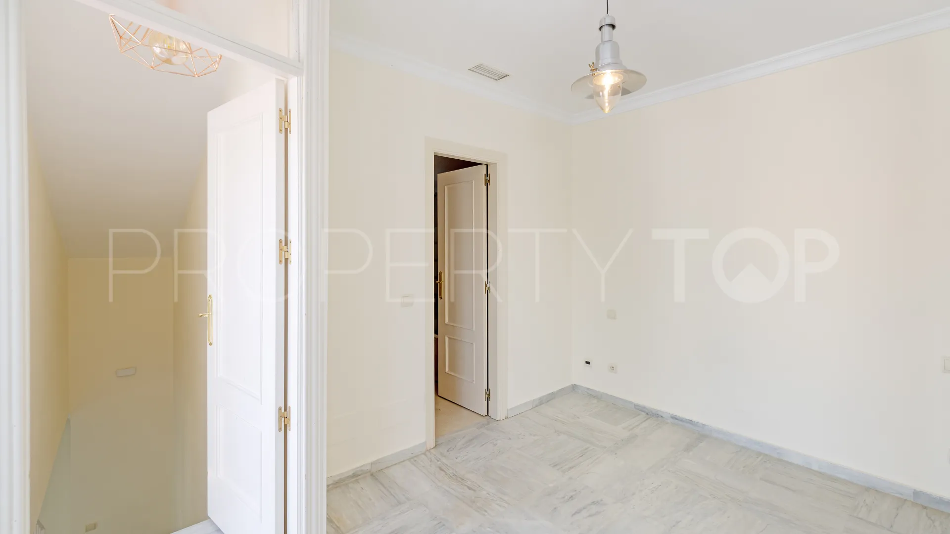 Buy duplex penthouse with 2 bedrooms in Nagüeles