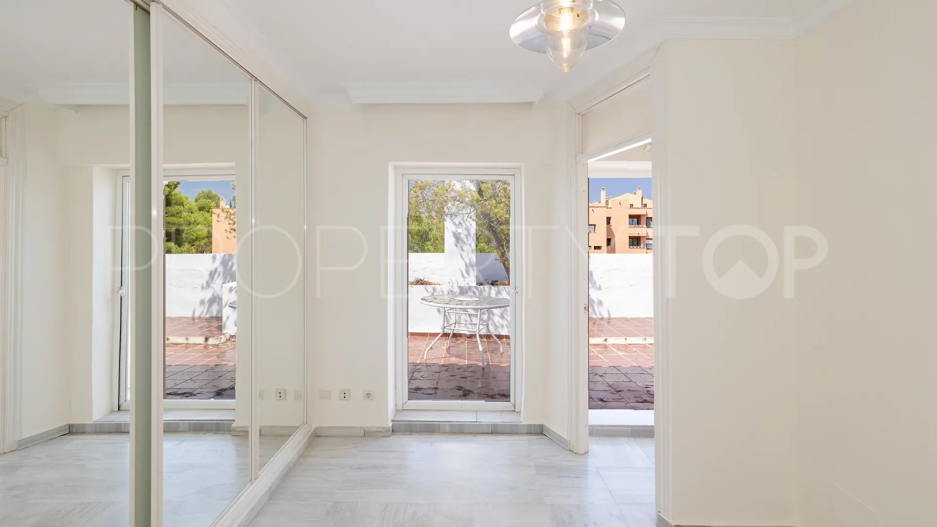 Buy duplex penthouse with 2 bedrooms in Nagüeles