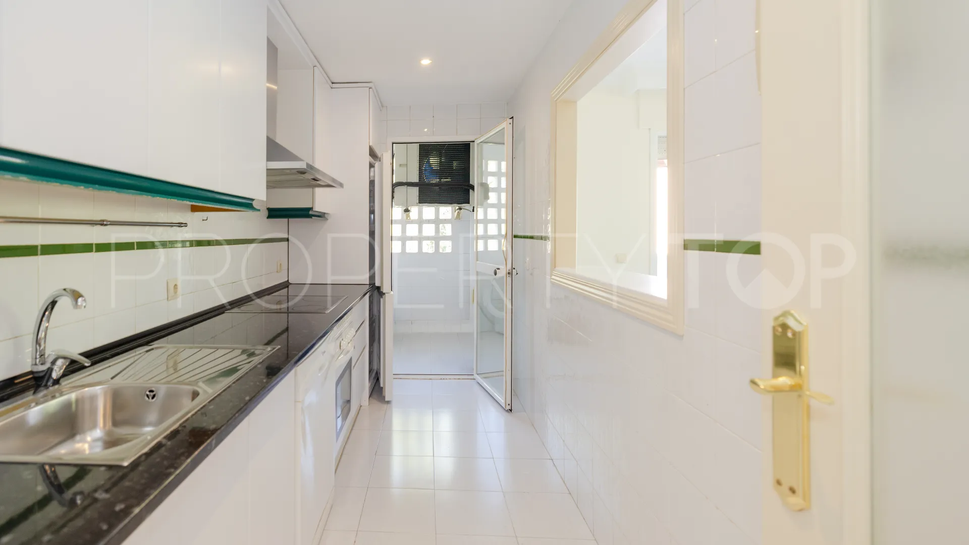 Buy duplex penthouse with 2 bedrooms in Nagüeles