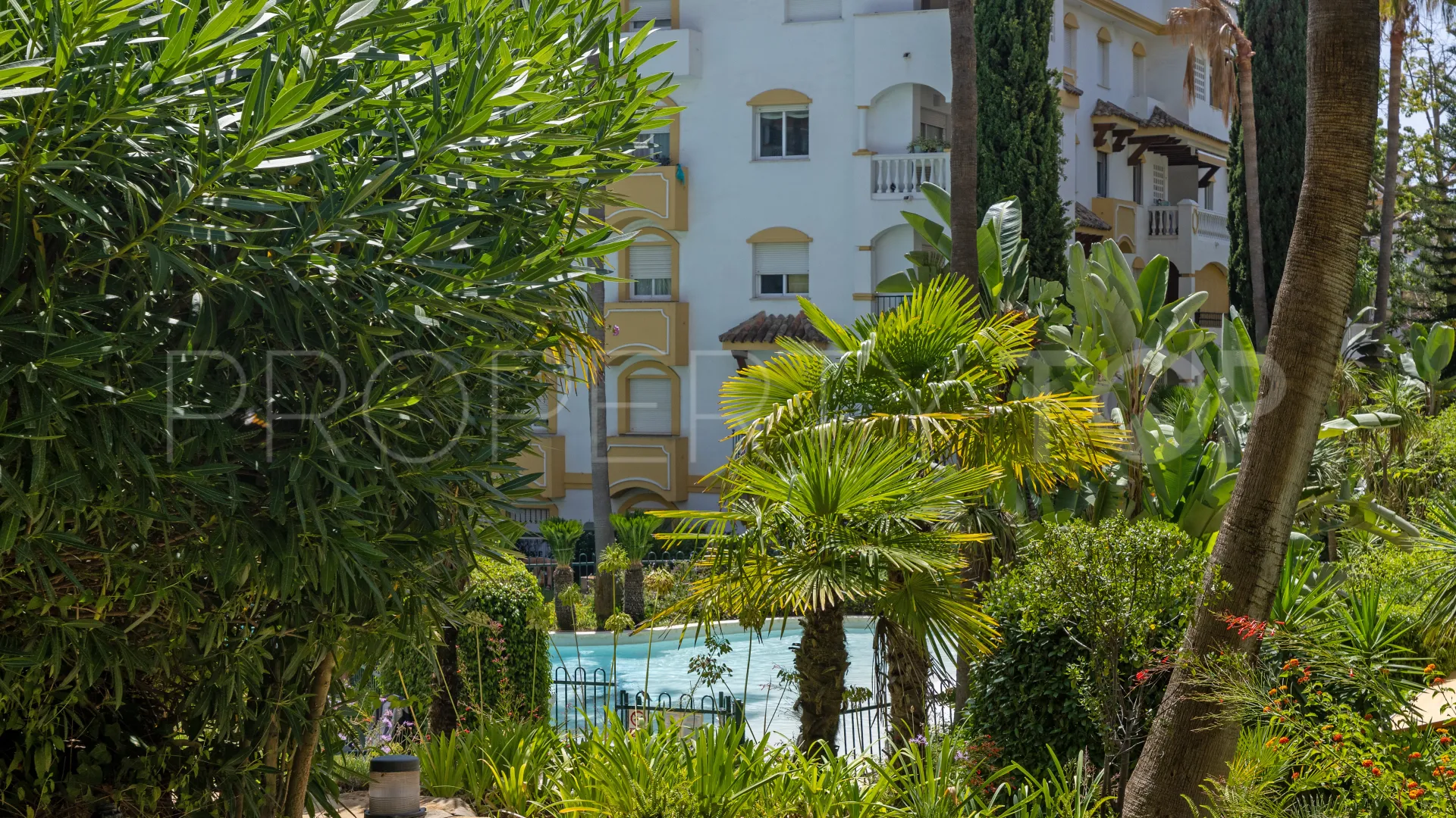Buy duplex penthouse with 2 bedrooms in Nagüeles