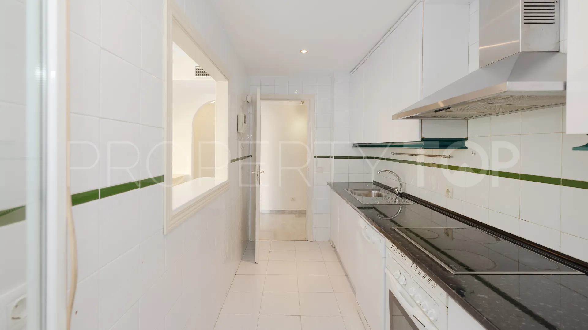 Buy duplex penthouse with 2 bedrooms in Nagüeles