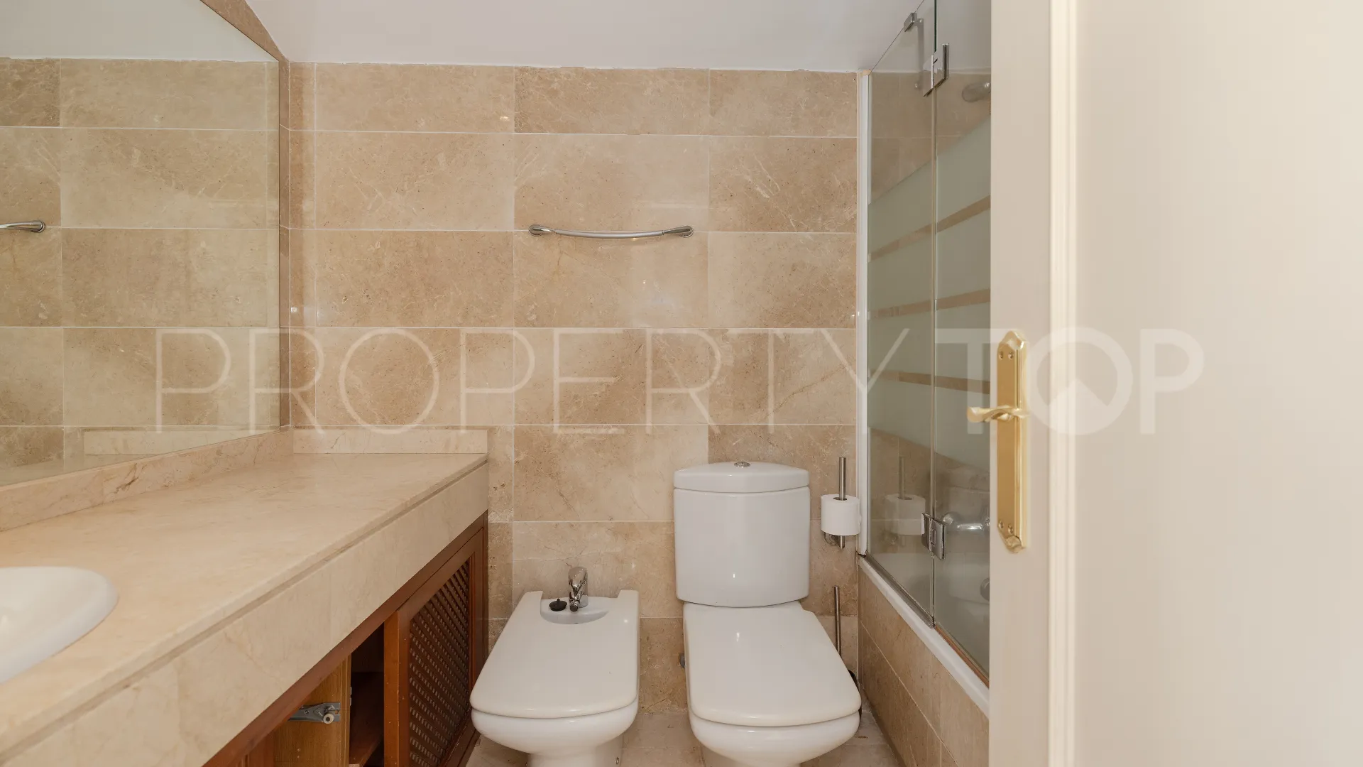 Buy duplex penthouse with 2 bedrooms in Nagüeles