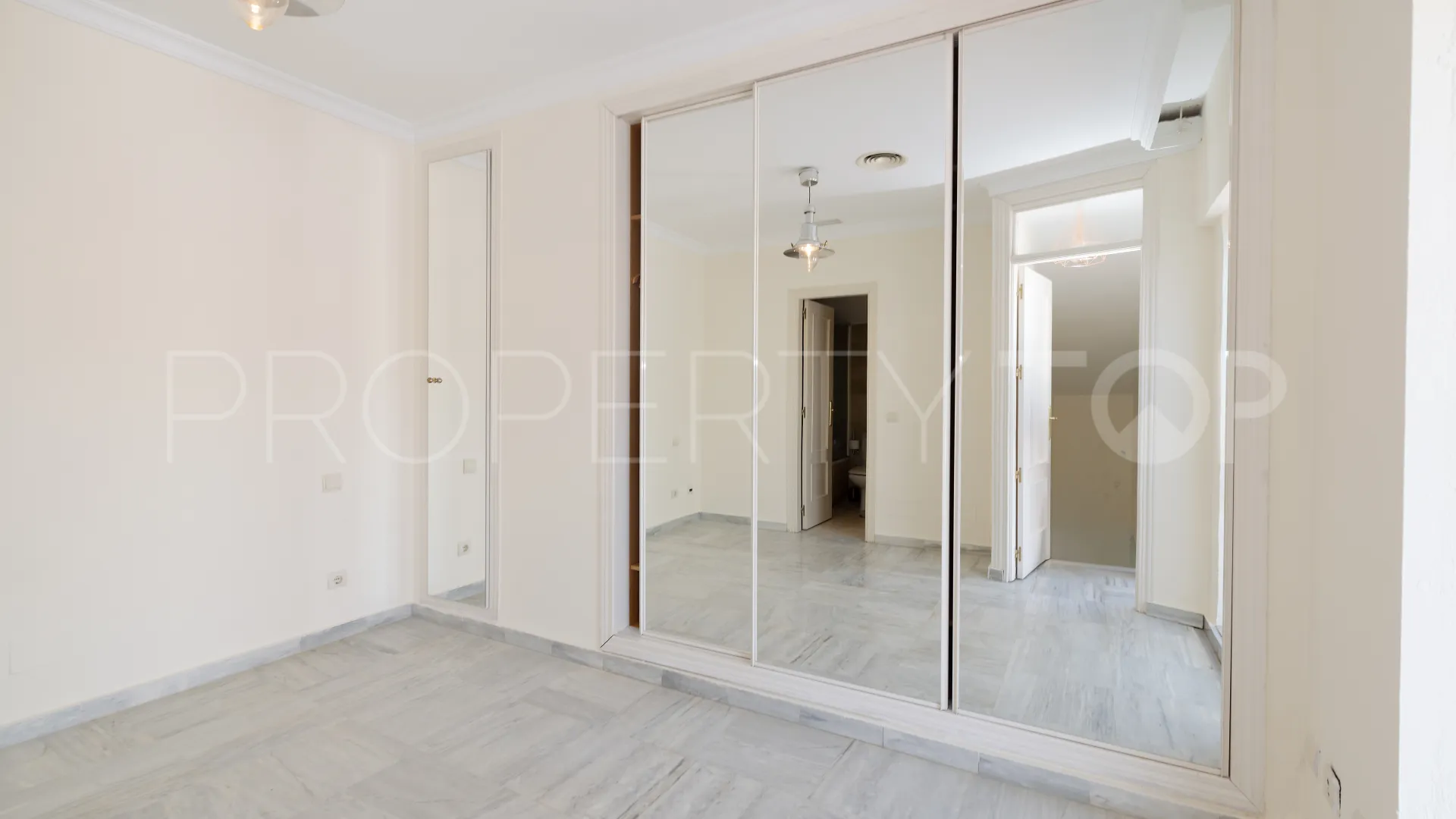 Buy duplex penthouse with 2 bedrooms in Nagüeles