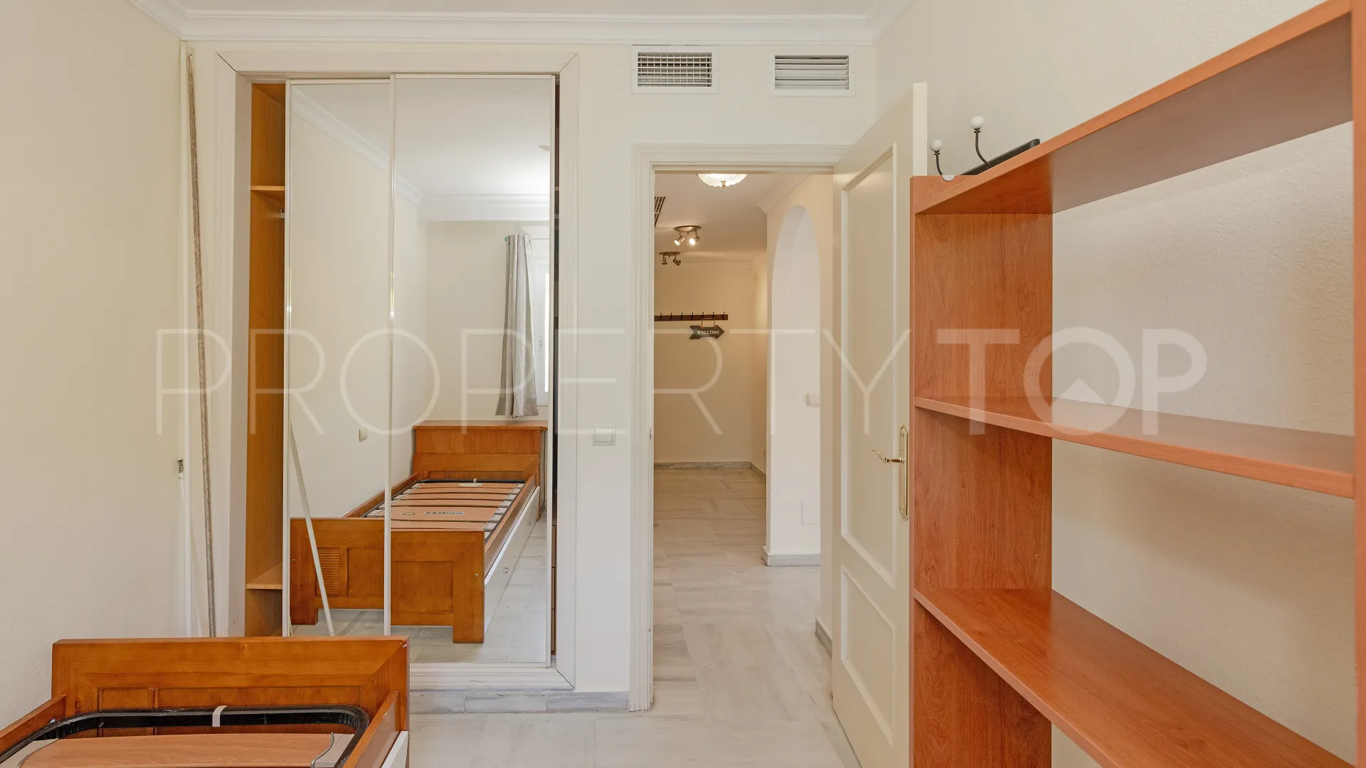 Buy duplex penthouse with 2 bedrooms in Nagüeles