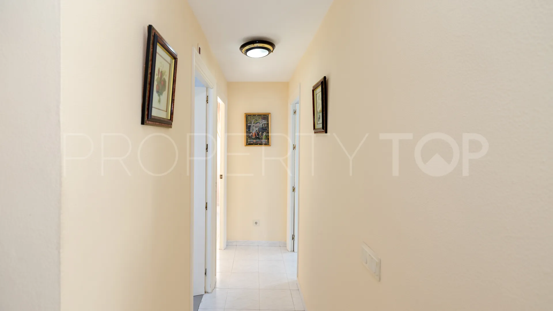 Apartamento a la venta en Marbella Centro de 3 dormitorios