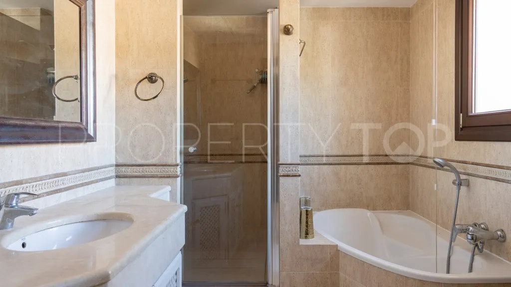 Villa en venta con 4 dormitorios en El Rosario