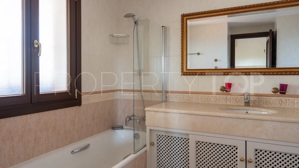 Villa en venta con 4 dormitorios en El Rosario