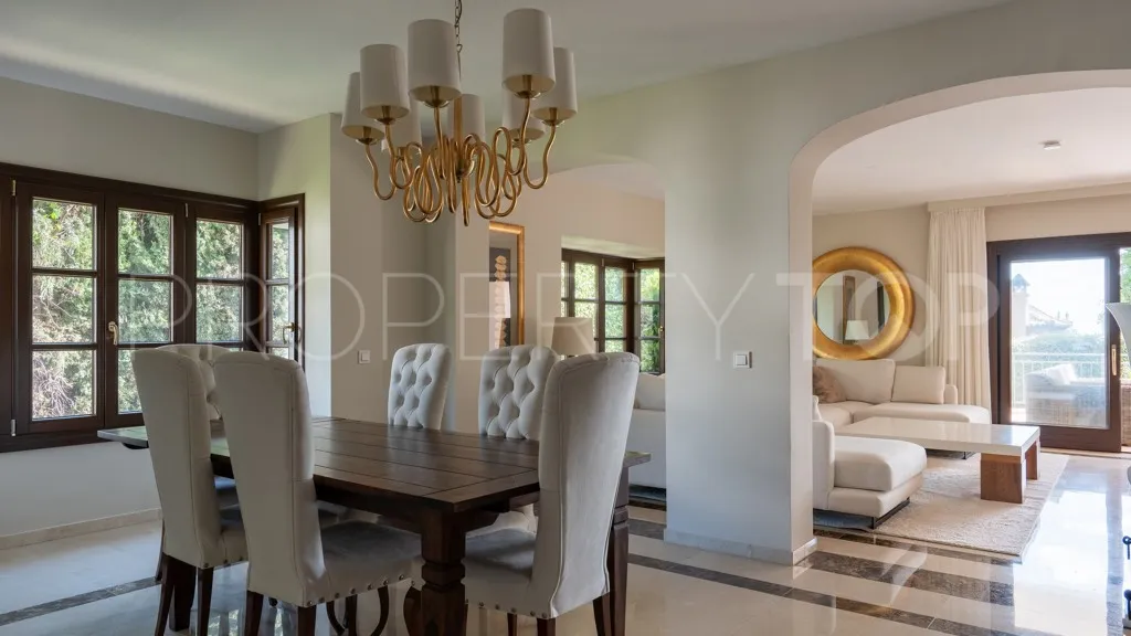 Villa en venta con 4 dormitorios en El Rosario