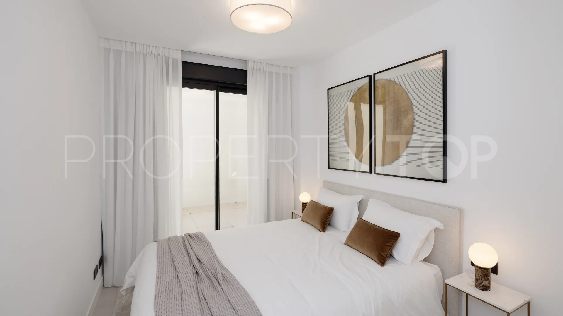 Apartamento de 3 dormitorios en venta en Los Altos de los Monteros