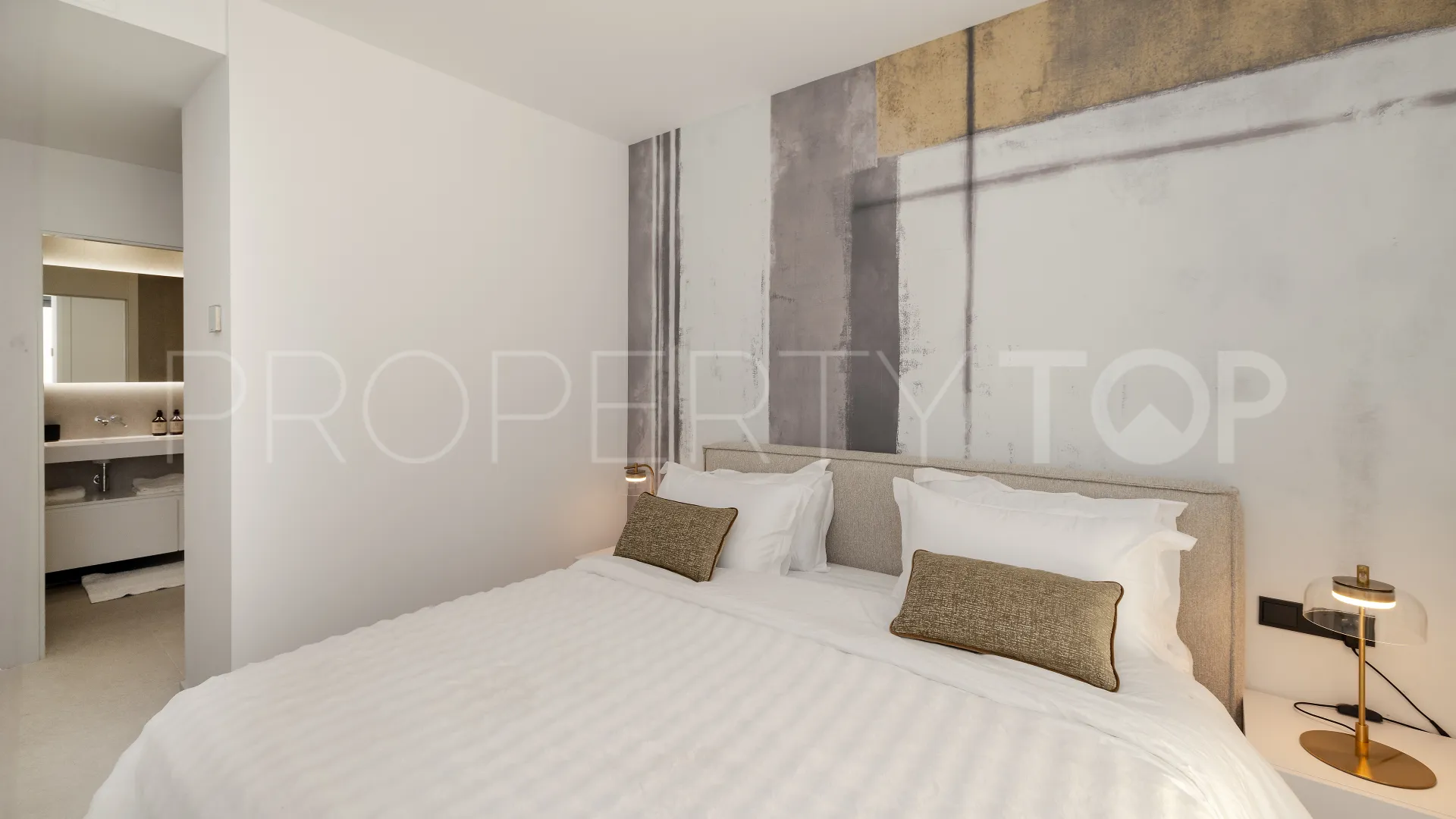 Apartamento de 3 dormitorios en venta en Los Altos de los Monteros