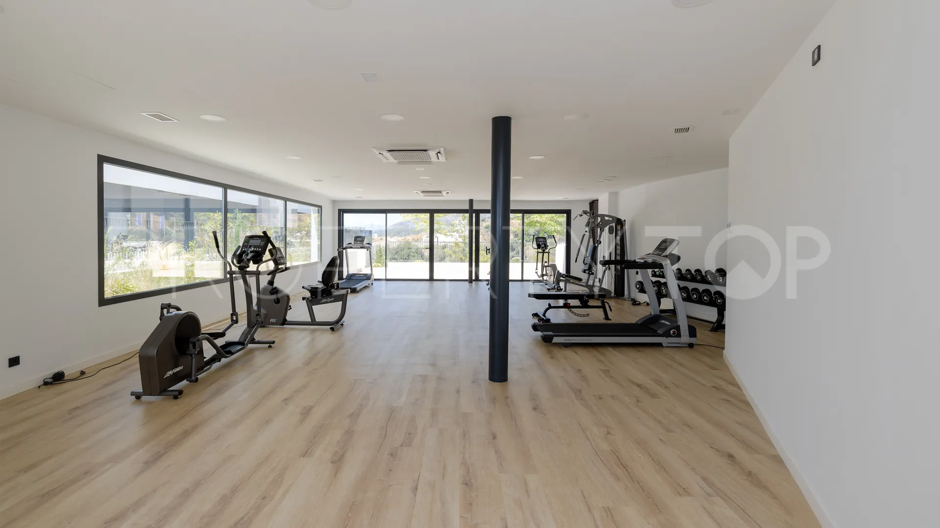 Apartamento de 3 dormitorios en venta en Los Altos de los Monteros