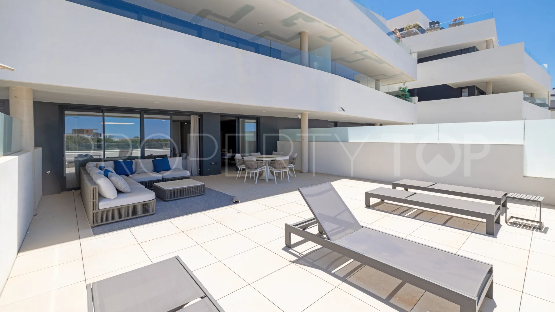 Apartamento de 3 dormitorios en venta en Los Altos de los Monteros