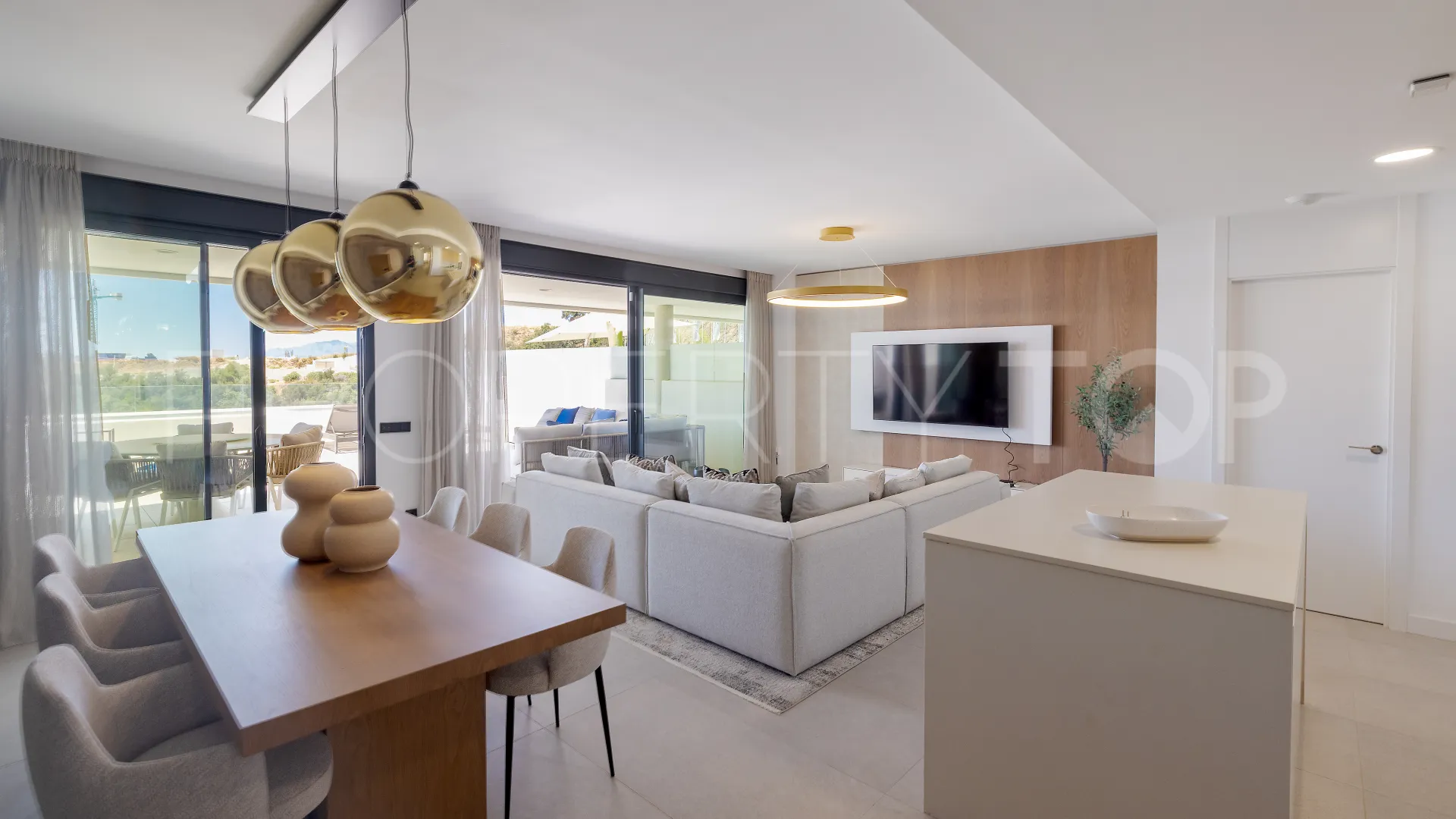 Apartamento de 3 dormitorios en venta en Los Altos de los Monteros