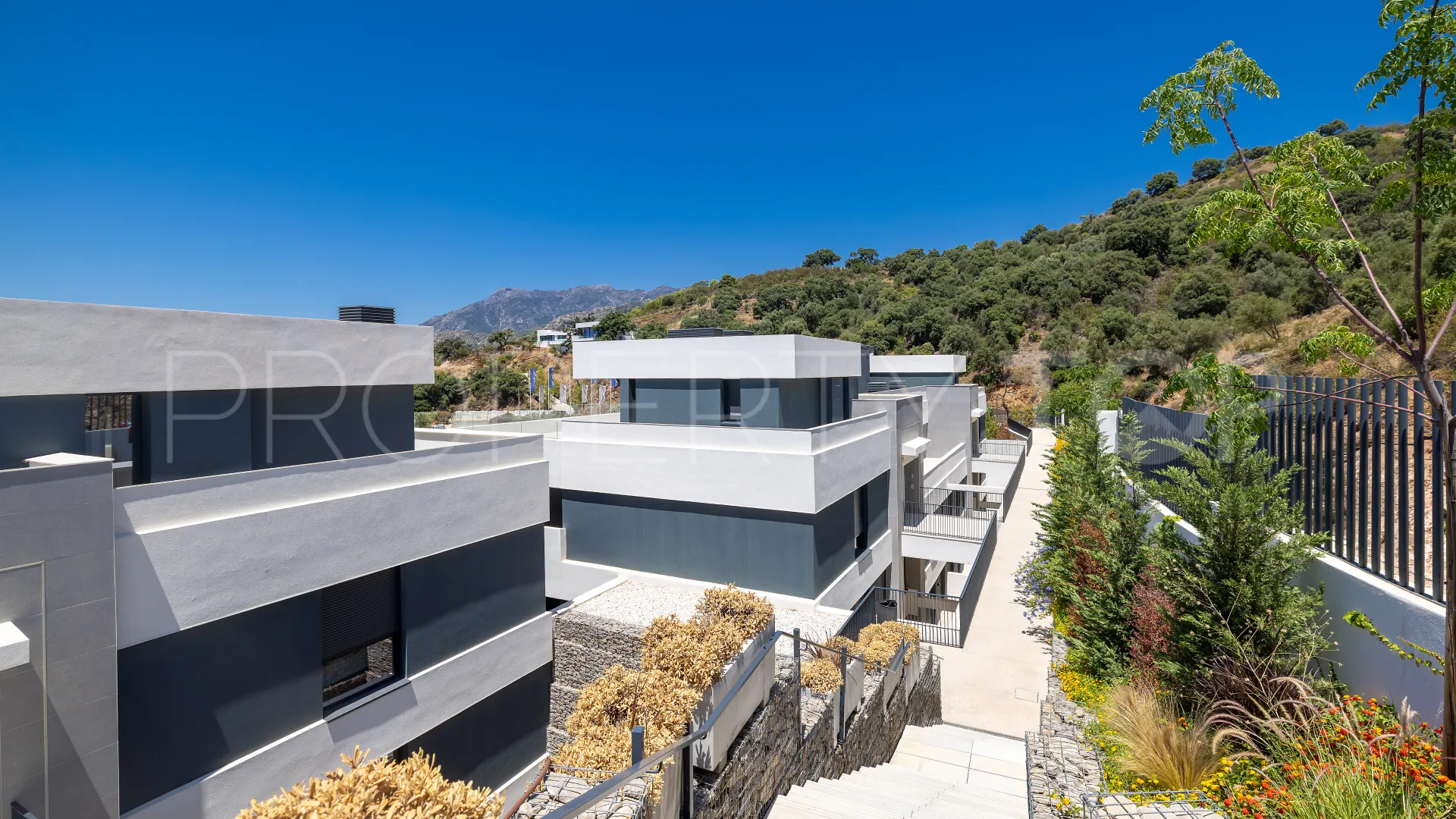 Apartamento de 3 dormitorios en venta en Los Altos de los Monteros